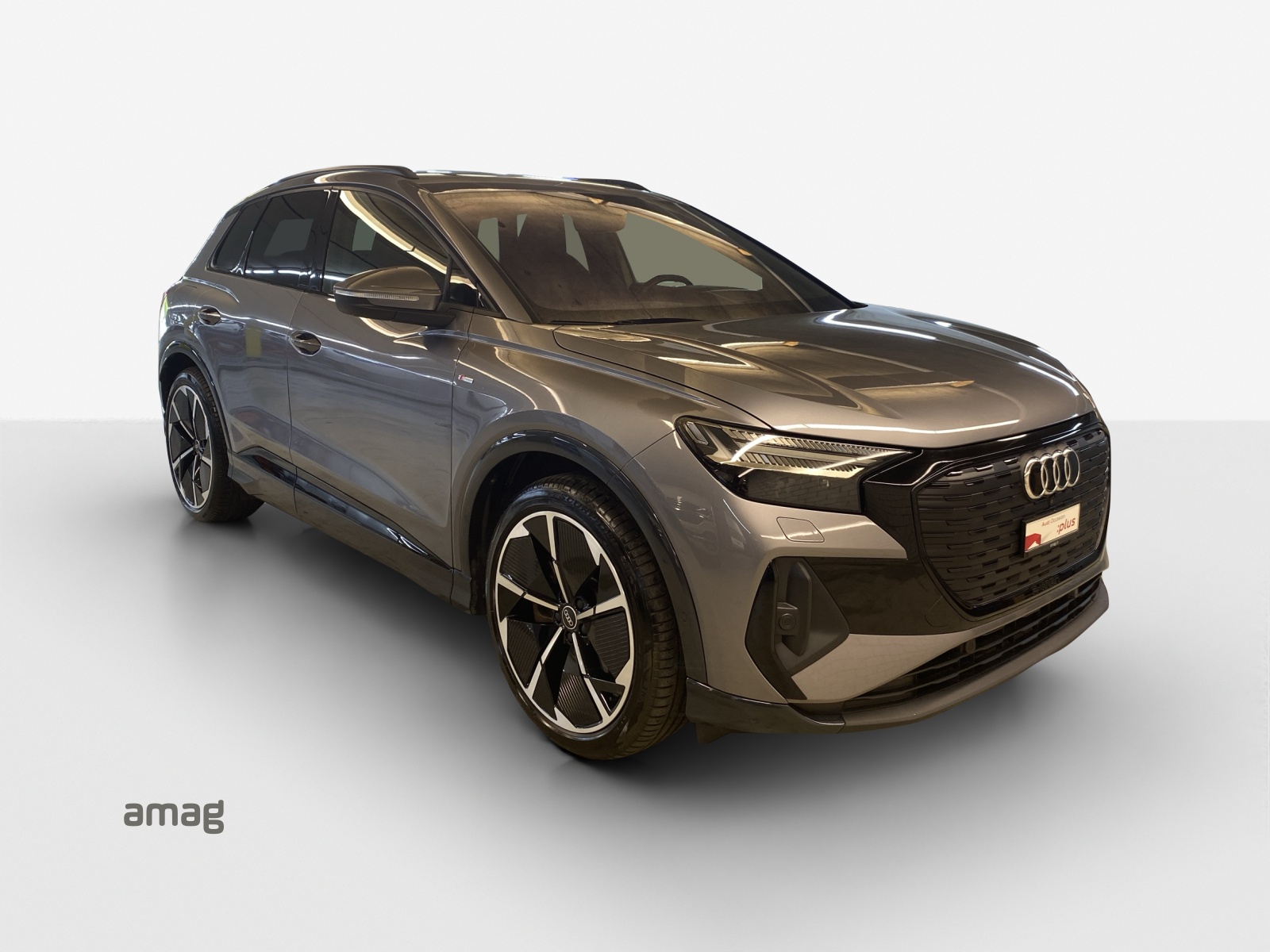 AUDI Q4 e-tron 45 quattro-image-5