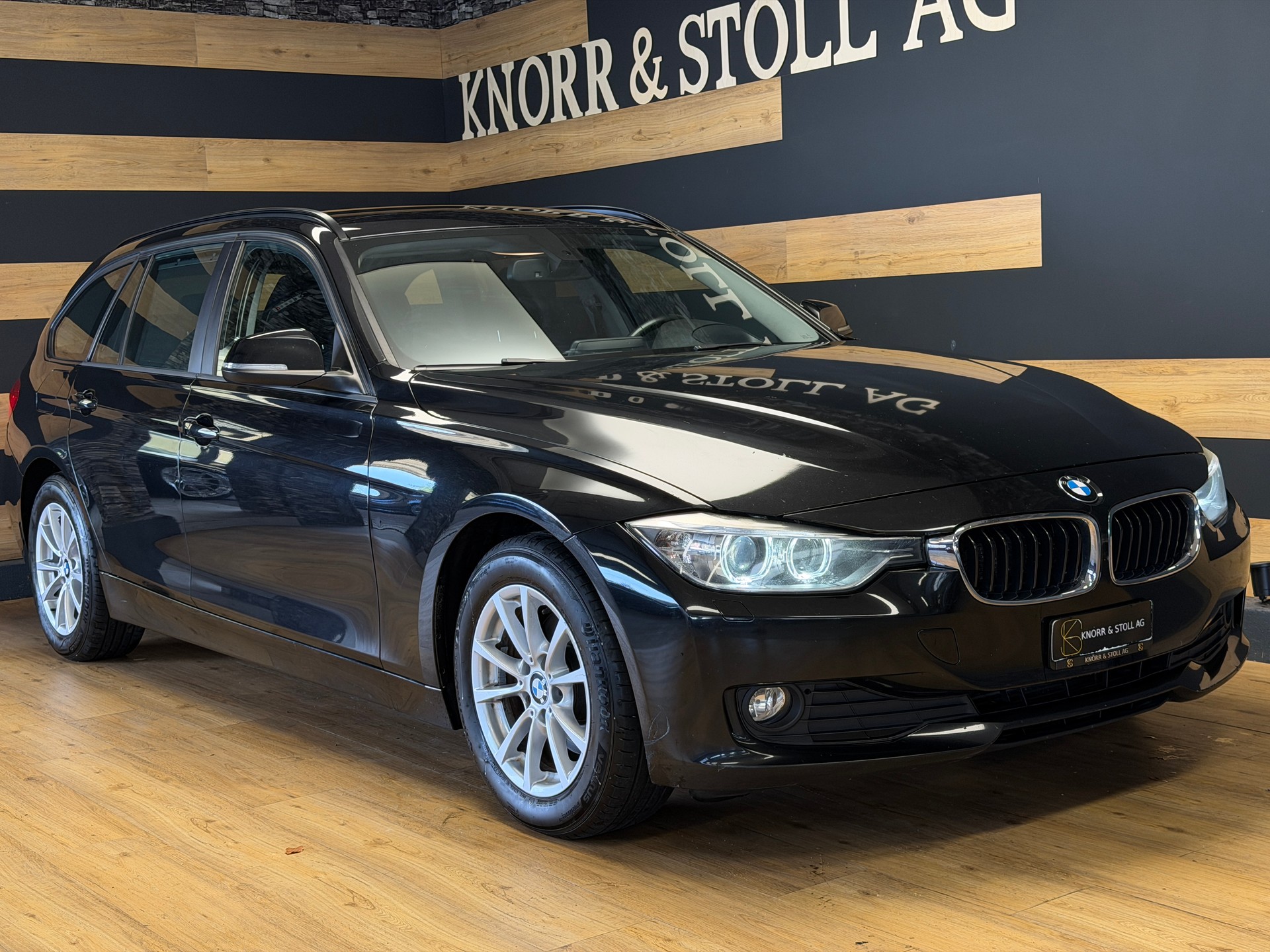 BMW 320d Touring Steptronic-image-1