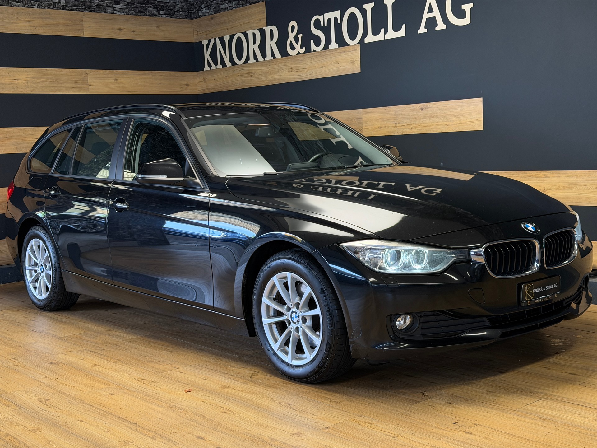 BMW 320d Touring Steptronic-image-2