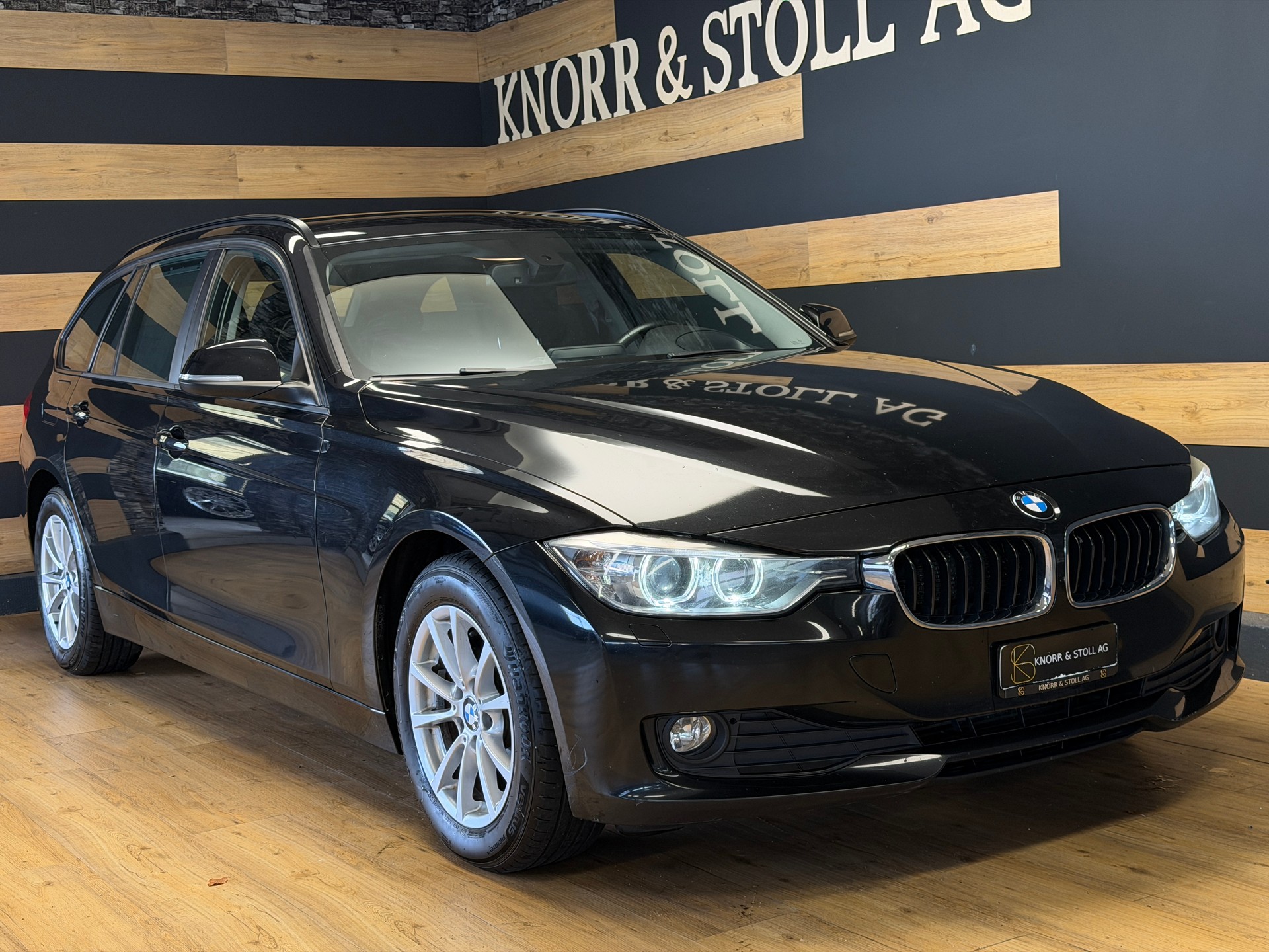BMW 320d Touring Steptronic-image-0