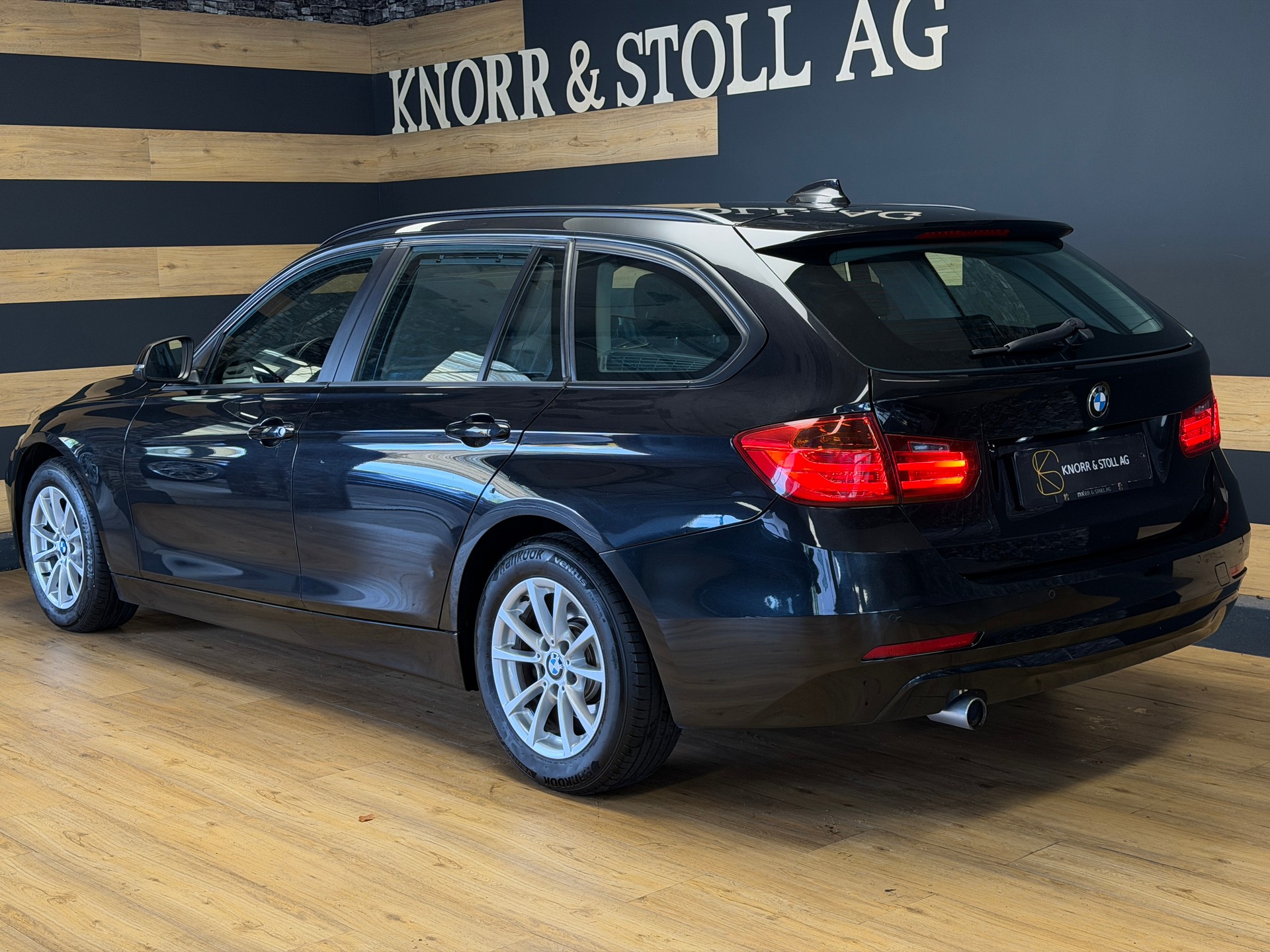 BMW 320d Touring Steptronic-image-6