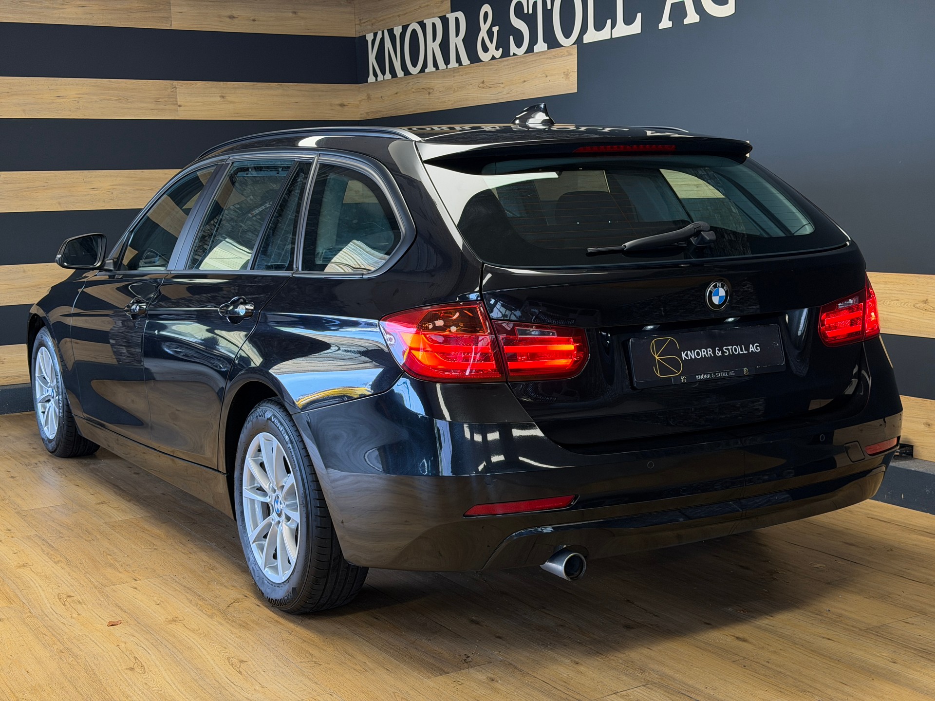 BMW 320d Touring Steptronic-image-4