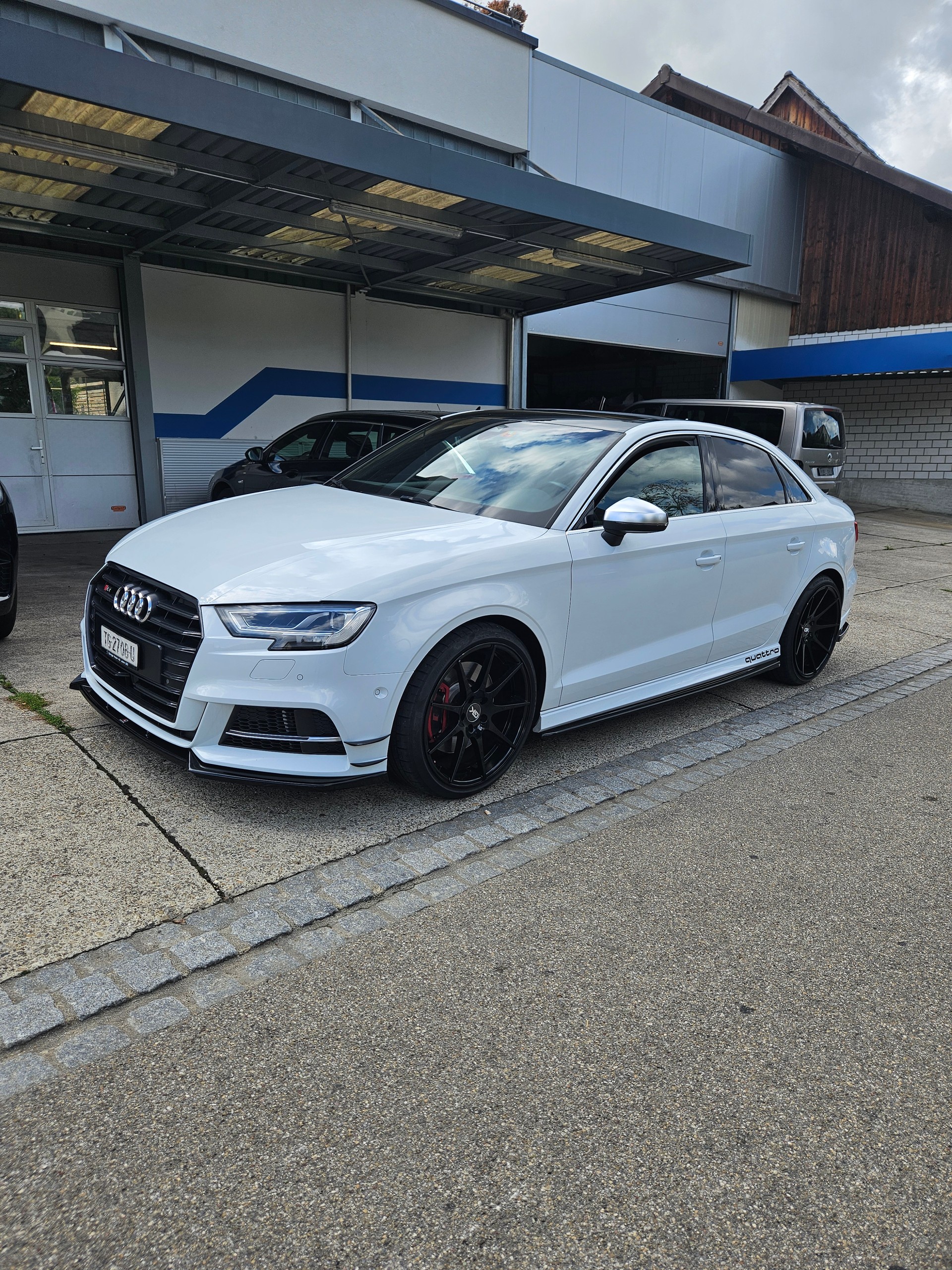 AUDI S3 Limousine 2.0 TFSI quattro S-tronic-image-0