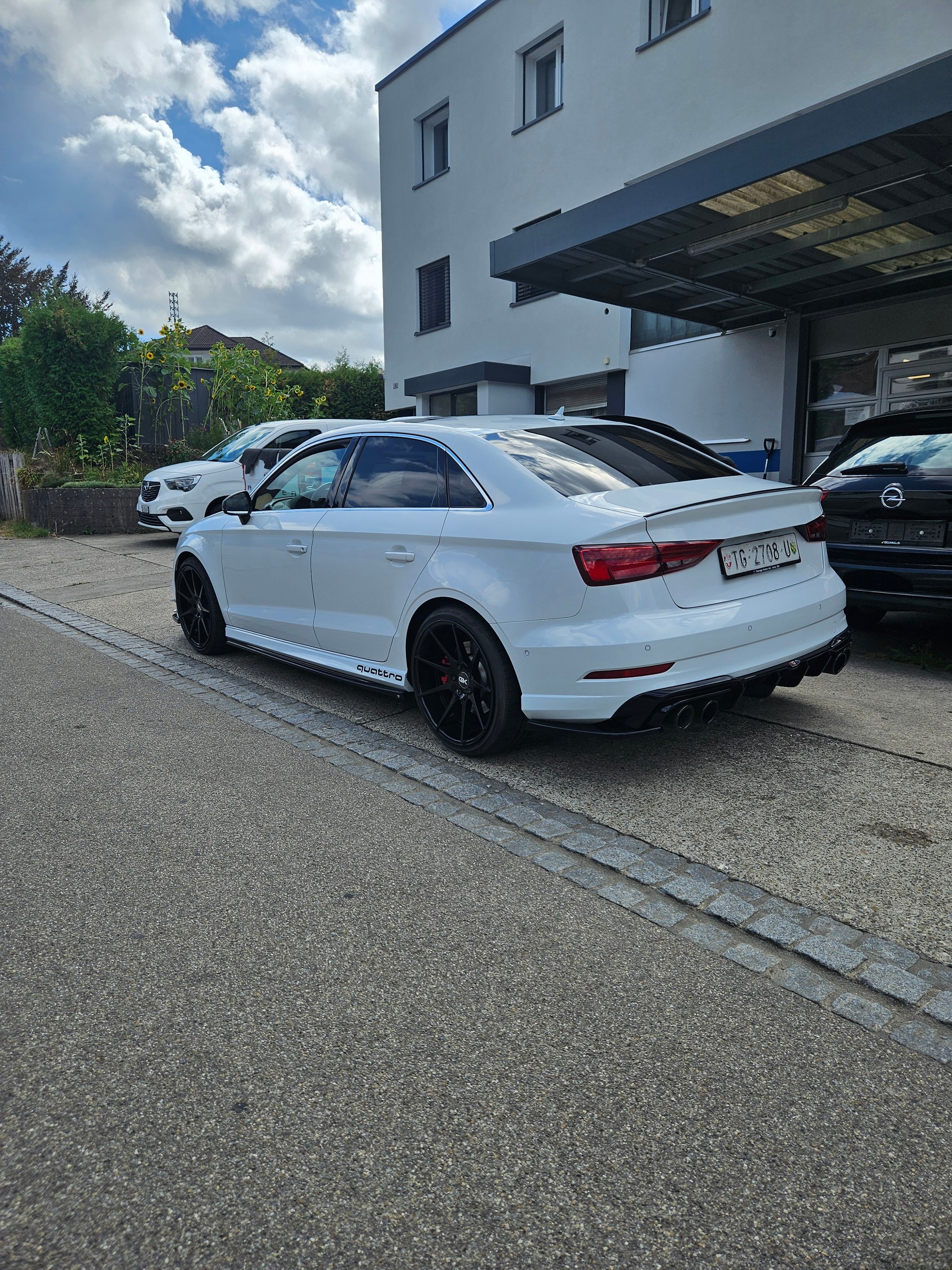 AUDI S3 Limousine 2.0 TFSI quattro S-tronic-image-4