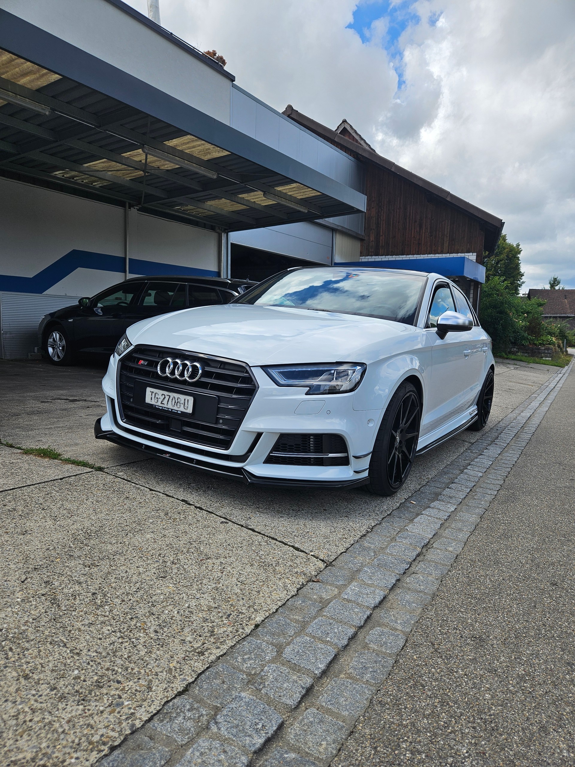 AUDI S3 Limousine 2.0 TFSI quattro S-tronic-image-1