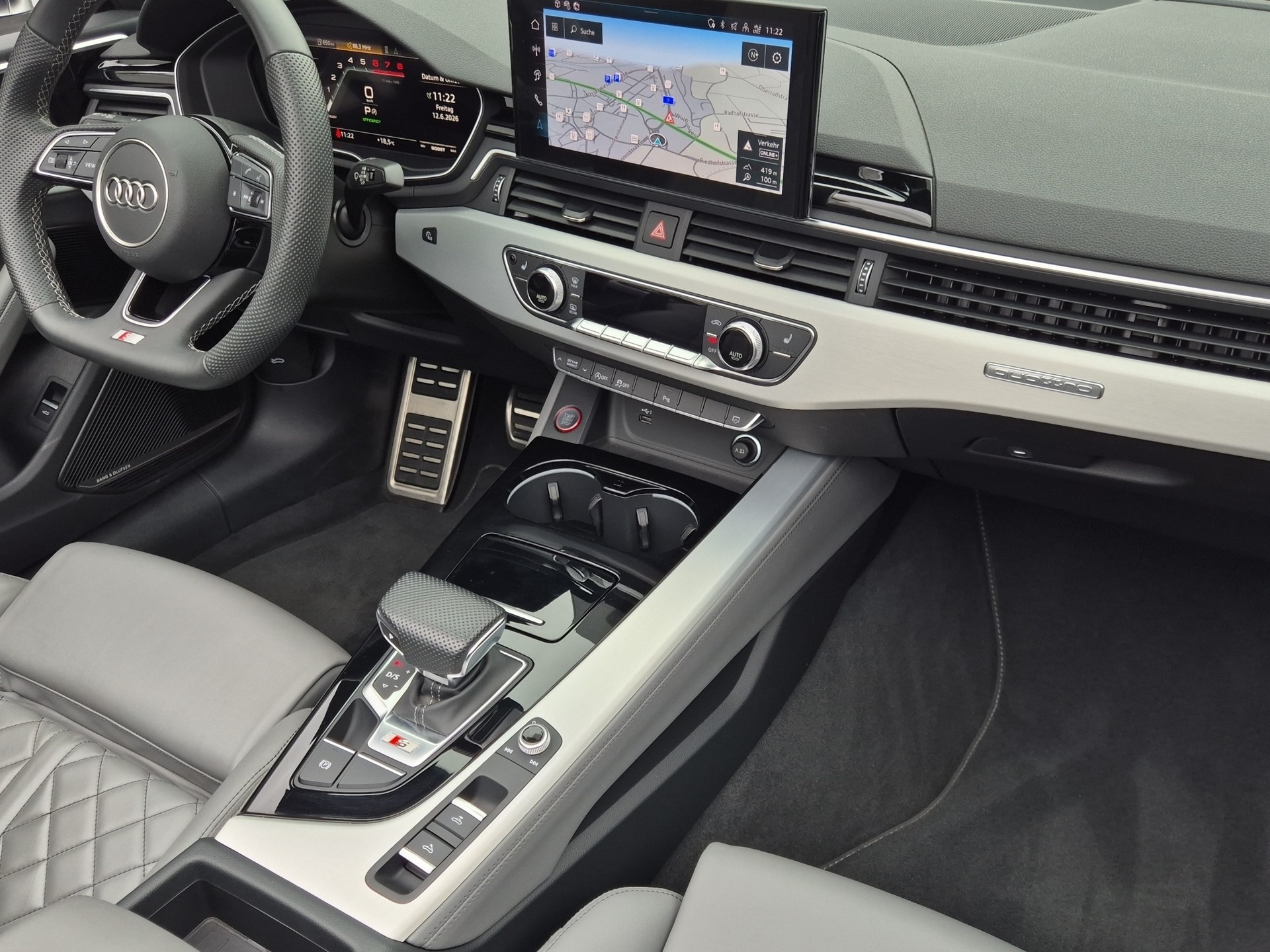 AUDI S5 Cabriolet 3.0 TFSI quattro tiptronic-image-17