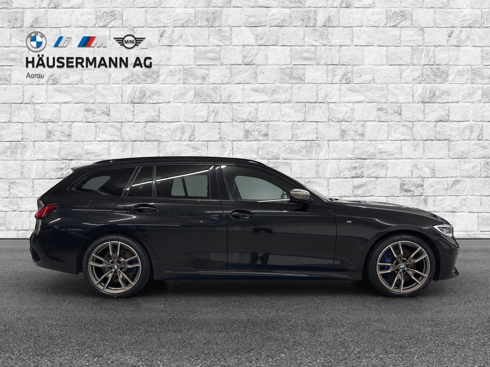 BMW M340i xDrive Touring-showroom-element-3