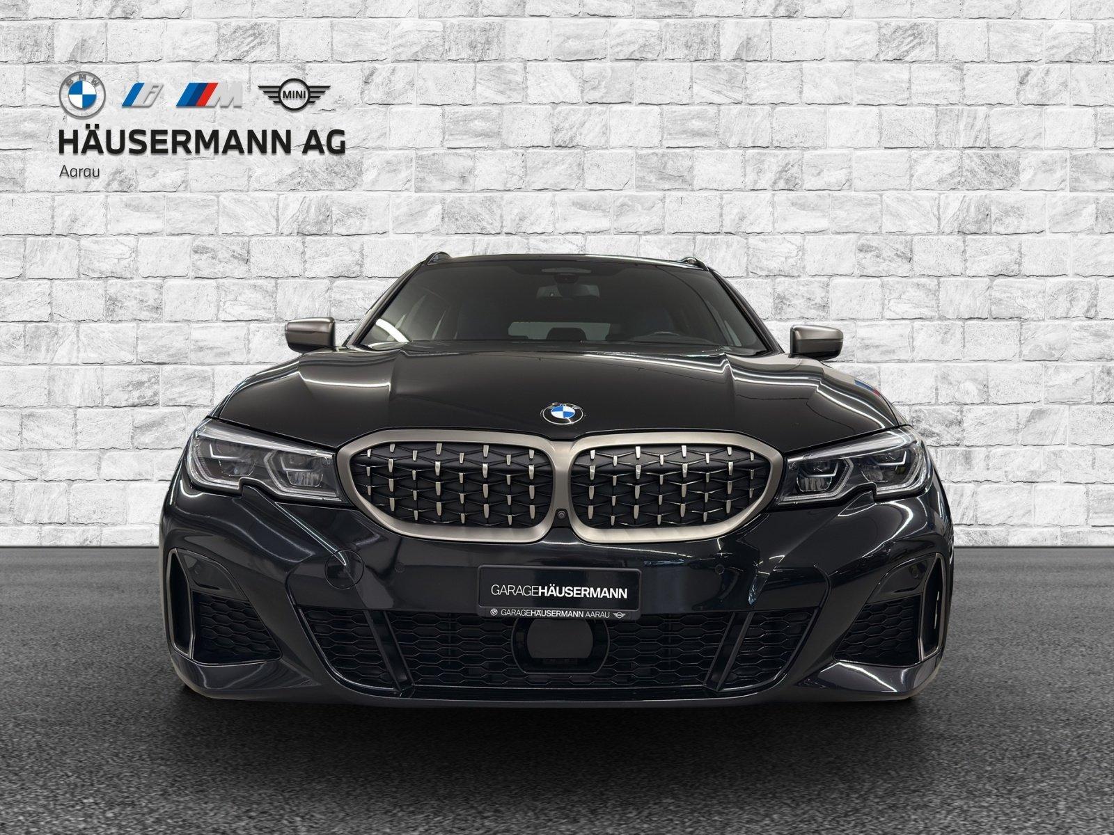BMW M340i xDrive Touring-showroom-element-1