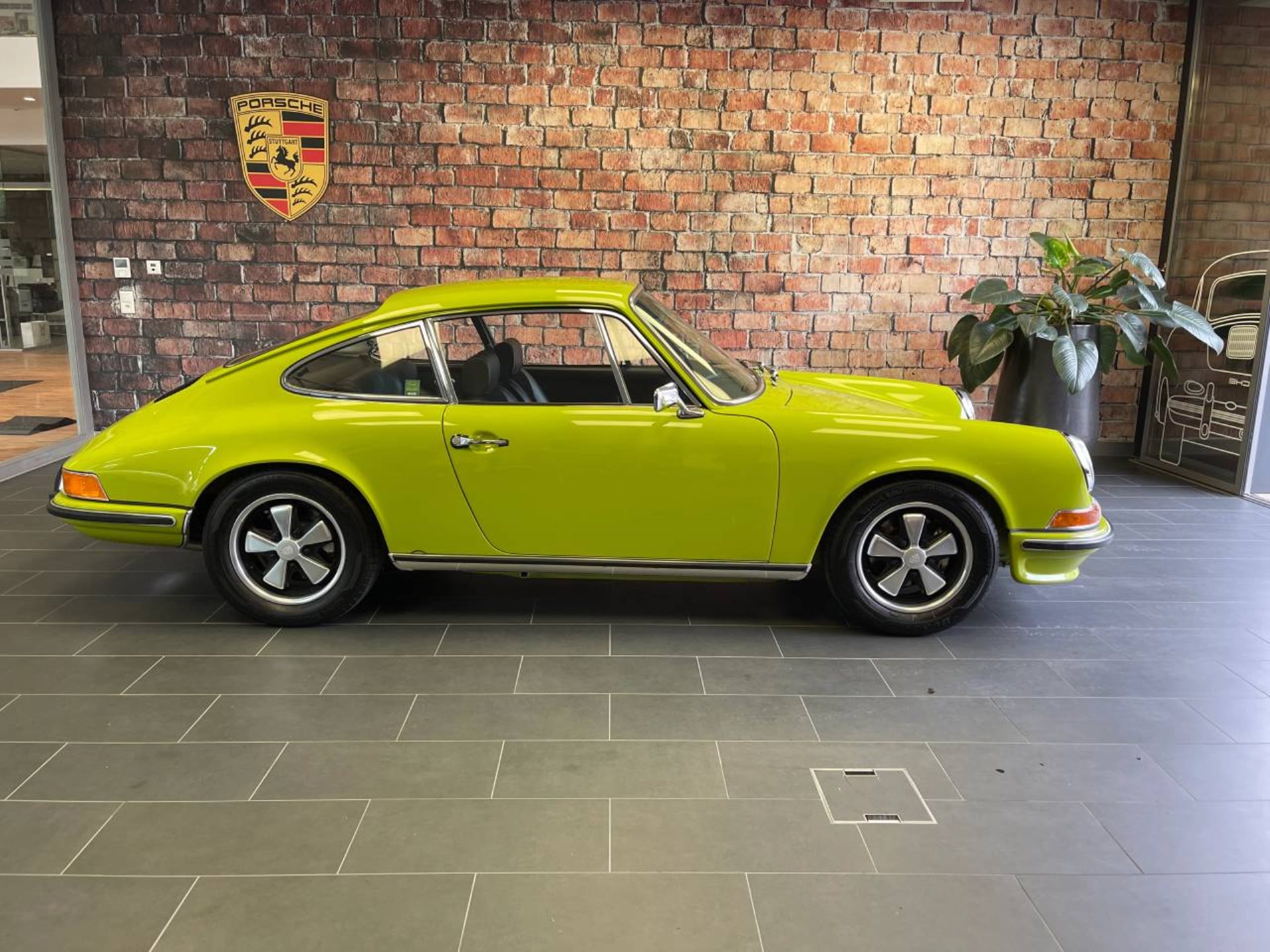PORSCHE 911 E 2.4 Coupé-image-5
