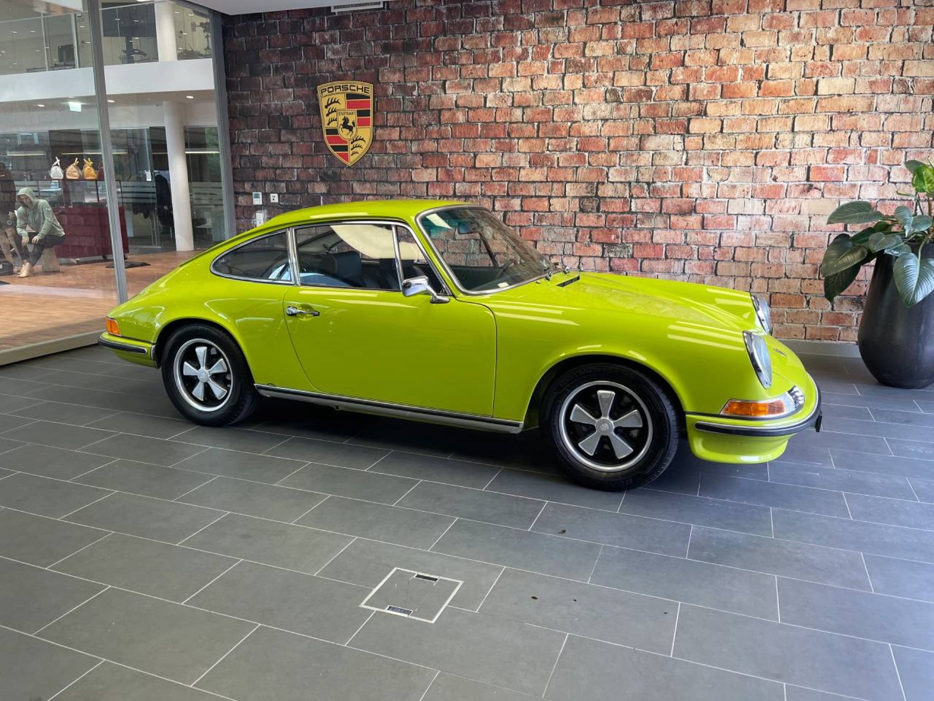 PORSCHE 911 E 2.4 Coupé-image-1