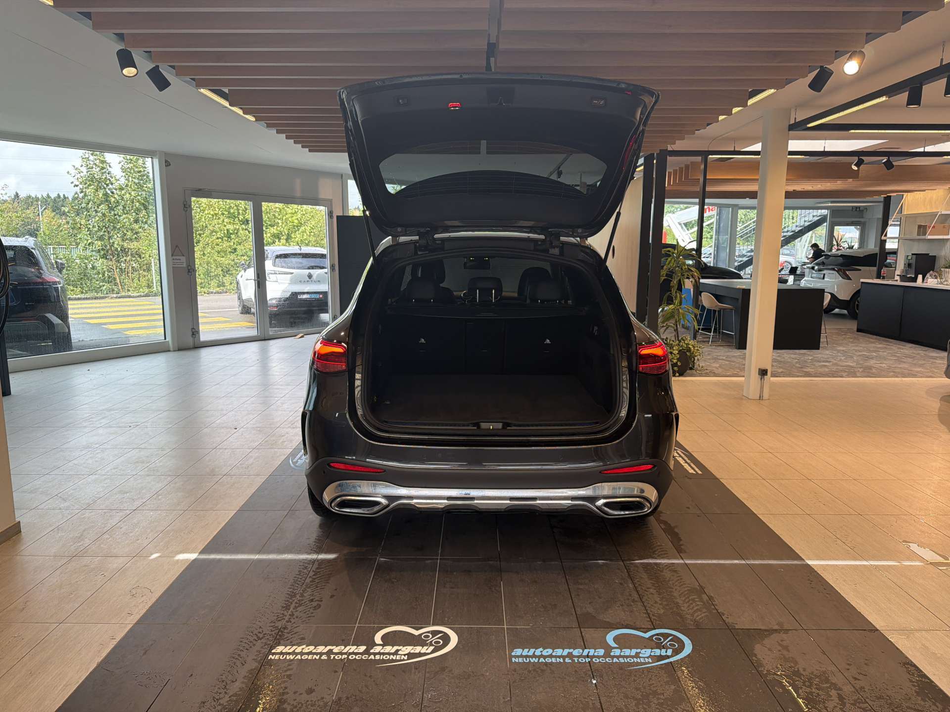 MERCEDES-BENZ GLC 300 d AMG-Line 269PS 4Matic G-Tronic Automat-image-7