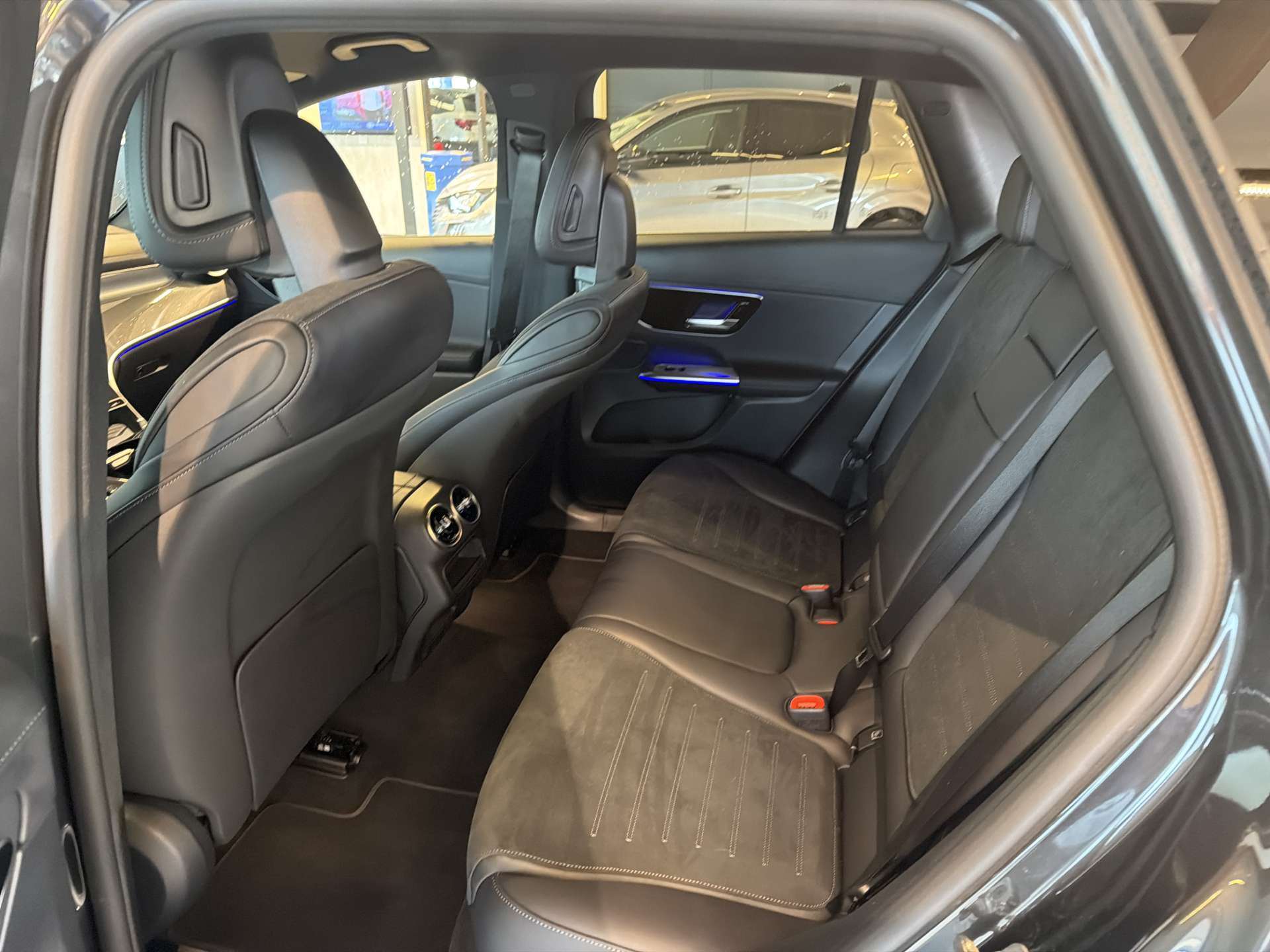 MERCEDES-BENZ GLC 300 d AMG-Line 269PS 4Matic G-Tronic Automat-image-6