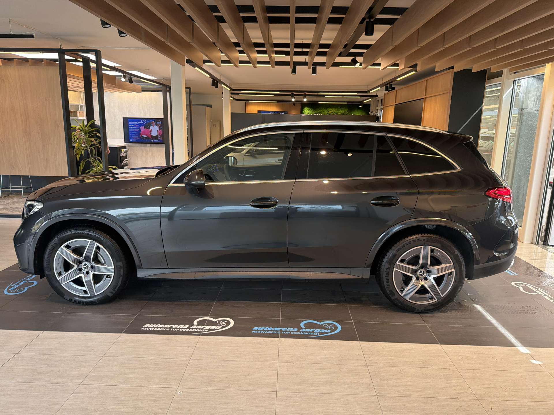 MERCEDES-BENZ GLC 300 d AMG-Line 269PS 4Matic G-Tronic Automat-image-11