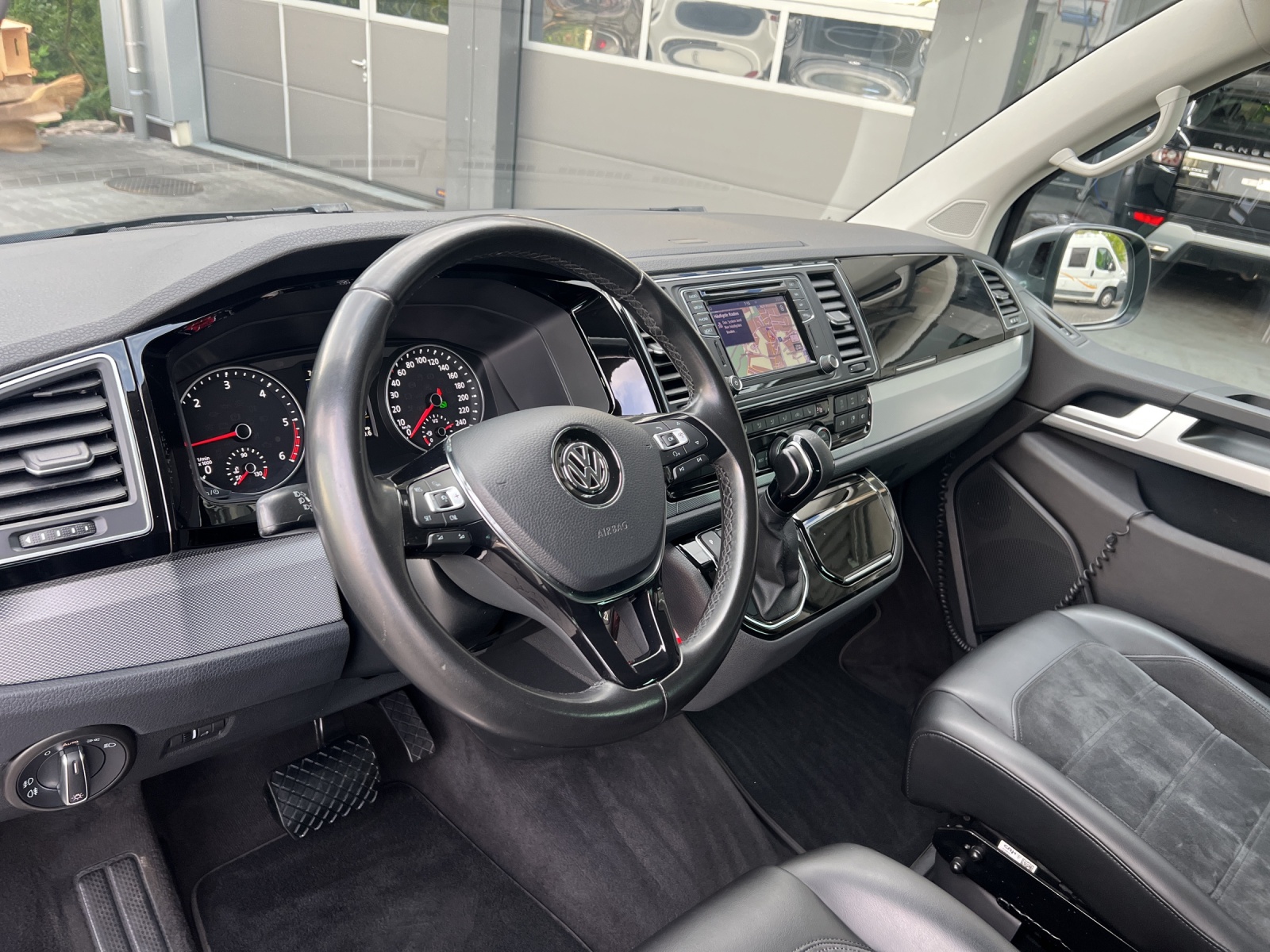 VW T6 Multivan 2.0 Bi-TDI Highline 4Motion DSG-image-10