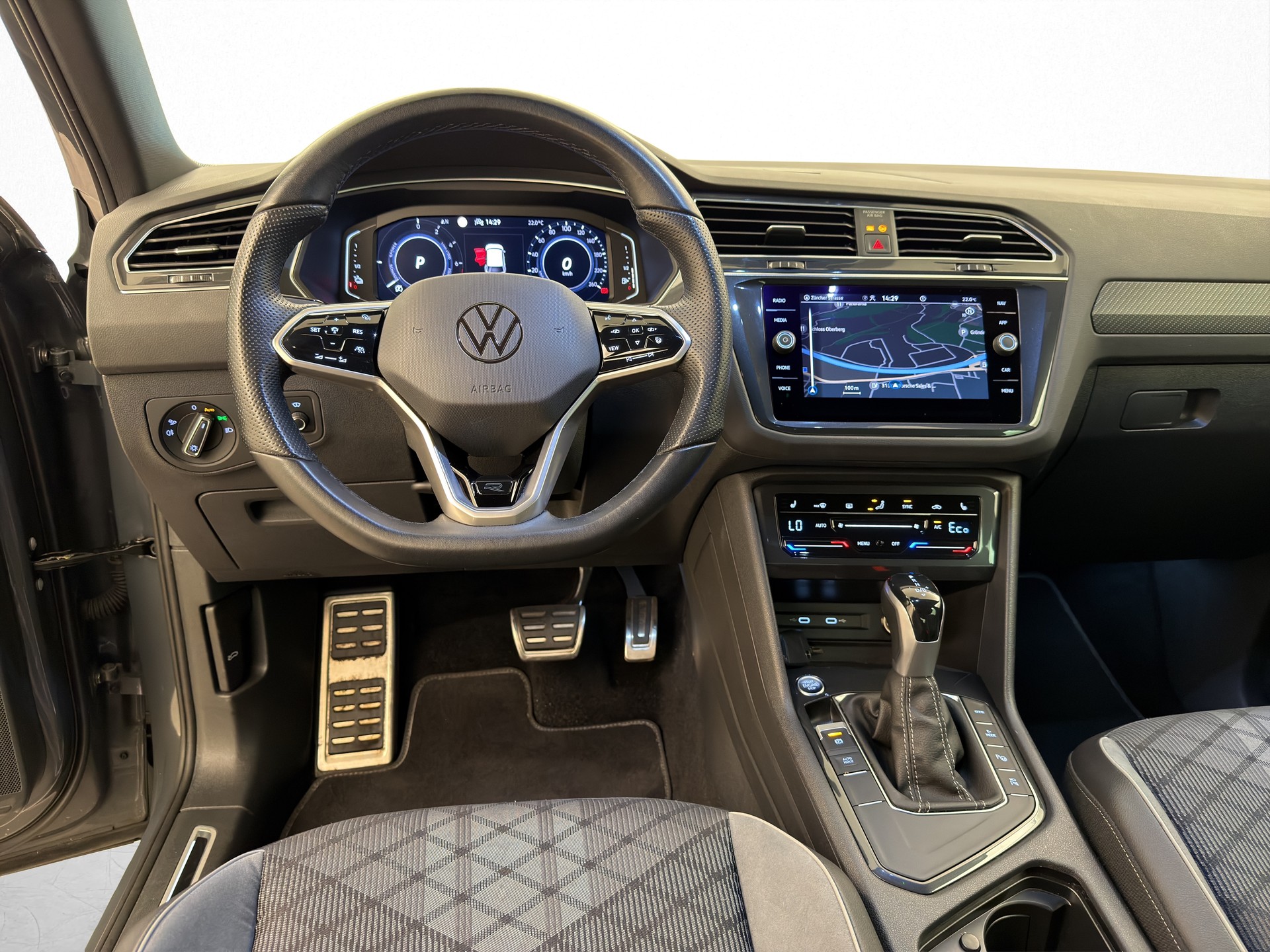 VW Tiguan 1.4 TSI PHEV R-Line DSG-image-9