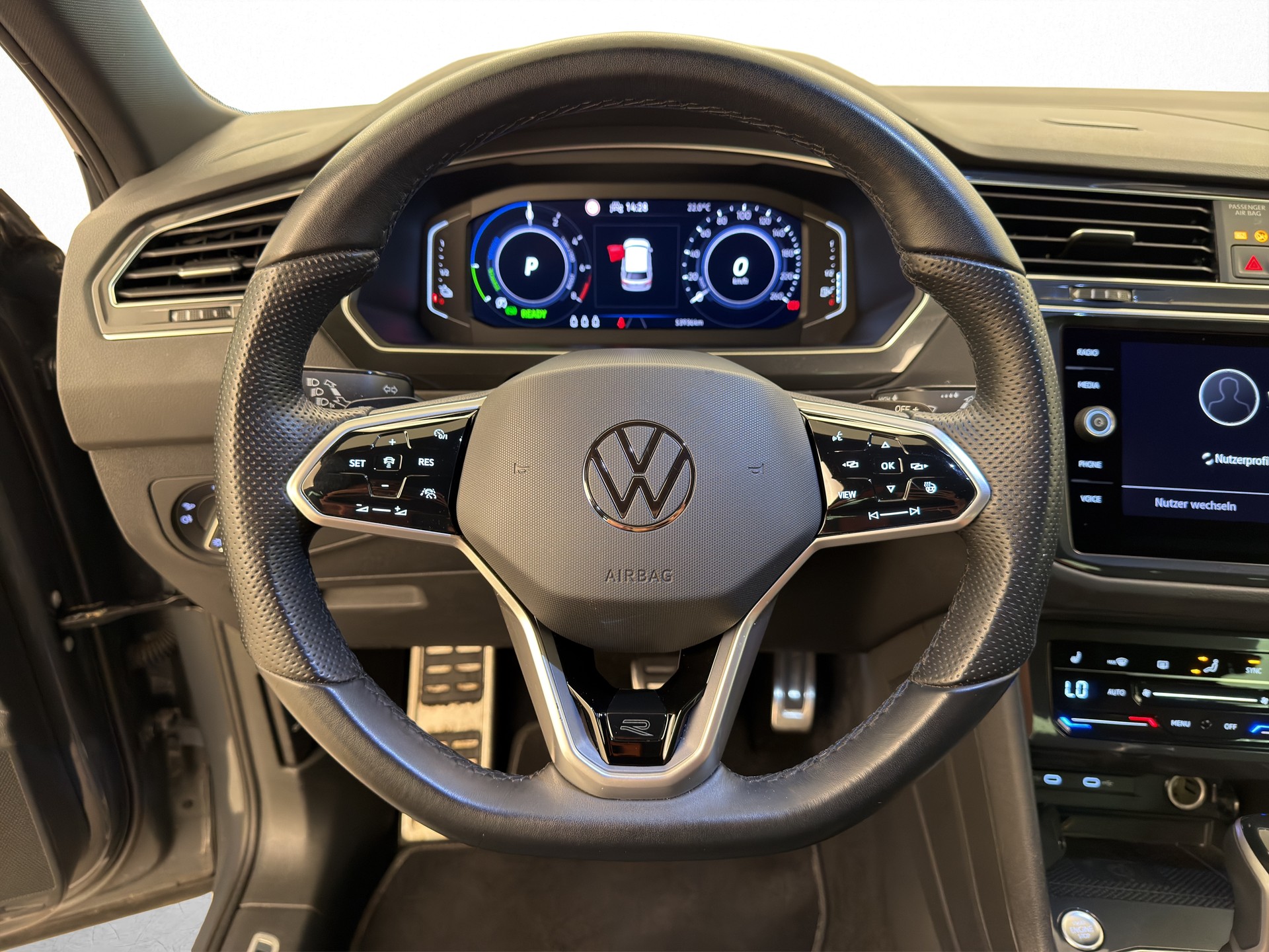 VW Tiguan 1.4 TSI PHEV R-Line DSG-image-7