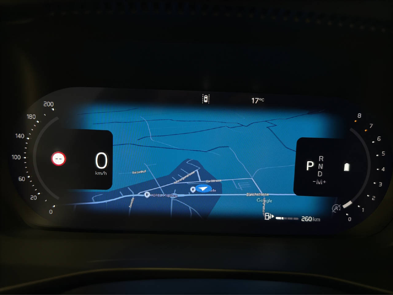 VOLVO XC40 2.0 B3 MH Plus Dark-image-7