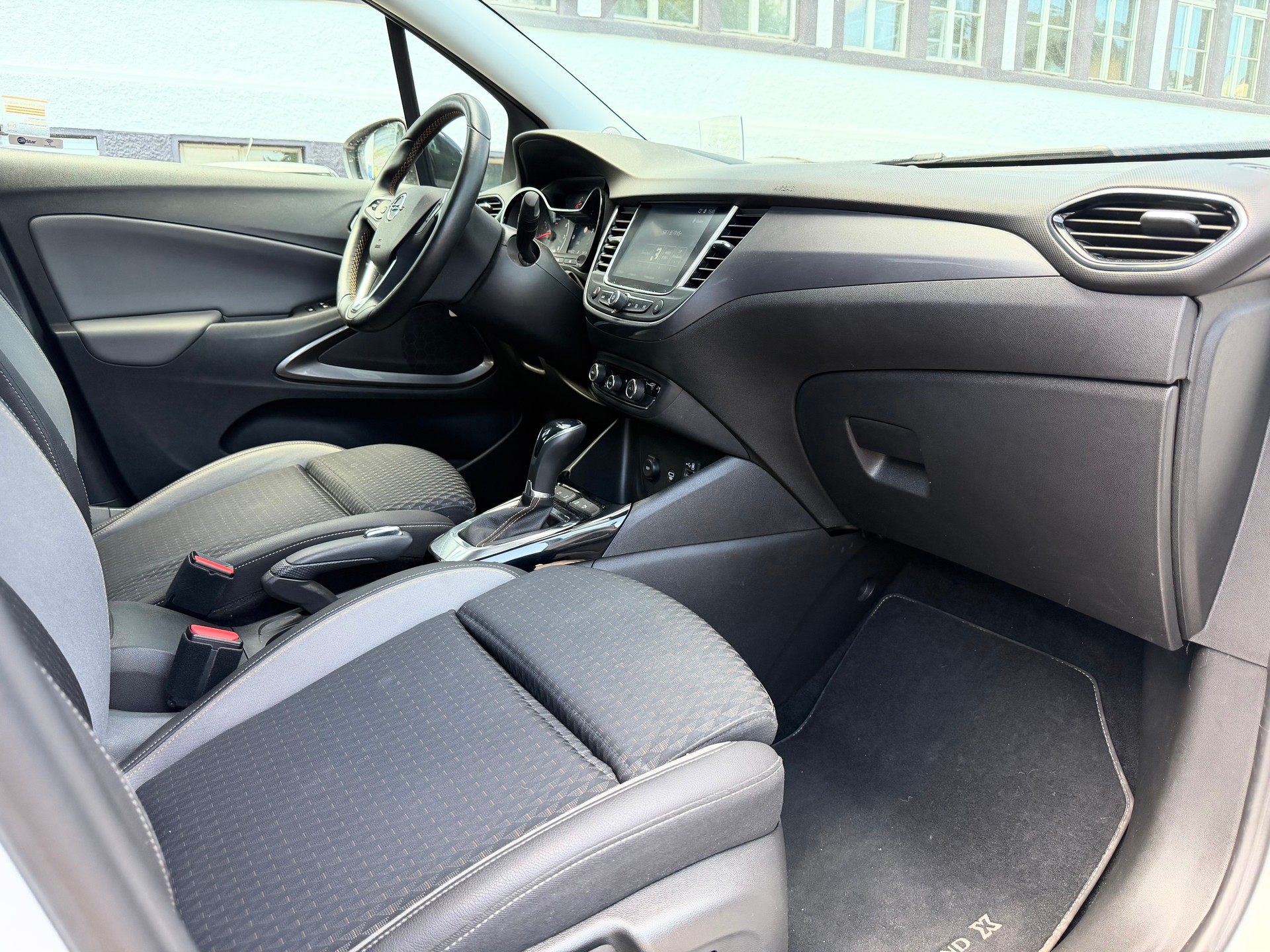 OPEL Crossland X 1.2i TP Excellence Automatik-image-13