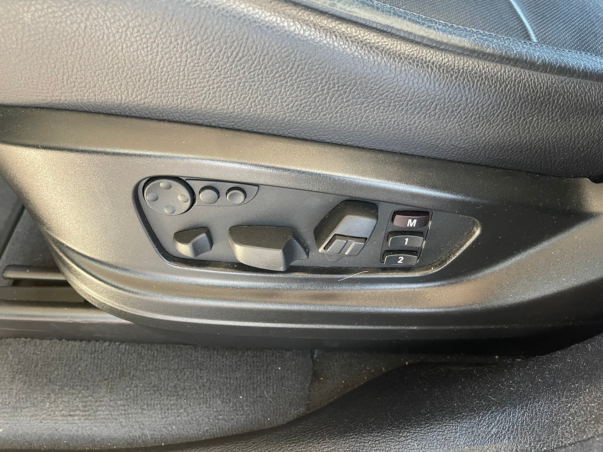 BMW X6 xDrive 40d Steptronic-image-12
