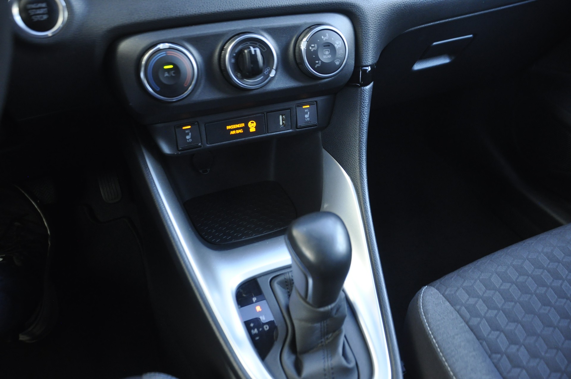 TOYOTA Yaris 1.5 Trend CVT-image-12