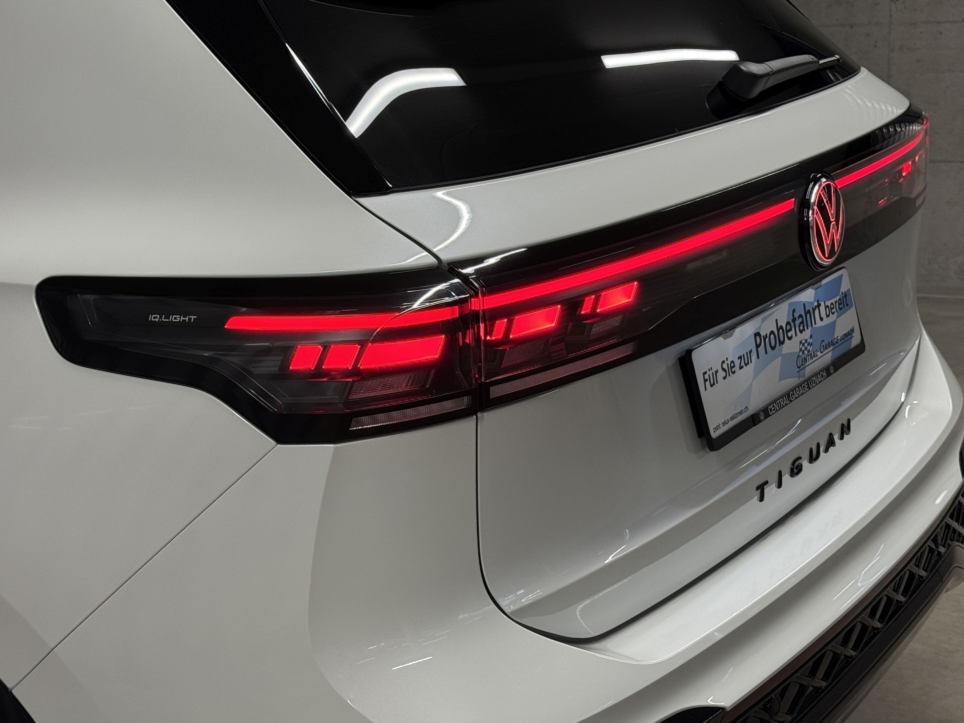 VW Tiguan 2.0 TSI DSG R-Line Plus 4Motion-image-4
