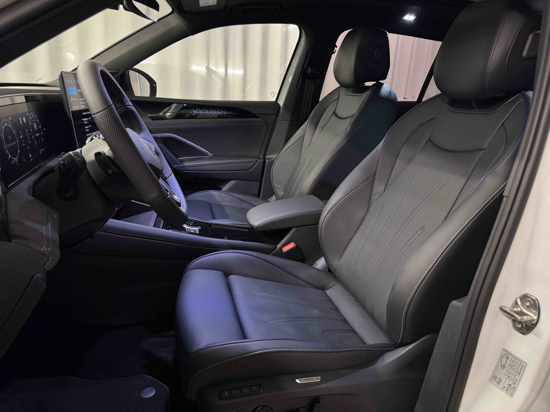 VW Tiguan 2.0 TSI DSG R-Line Plus 4Motion-image-7