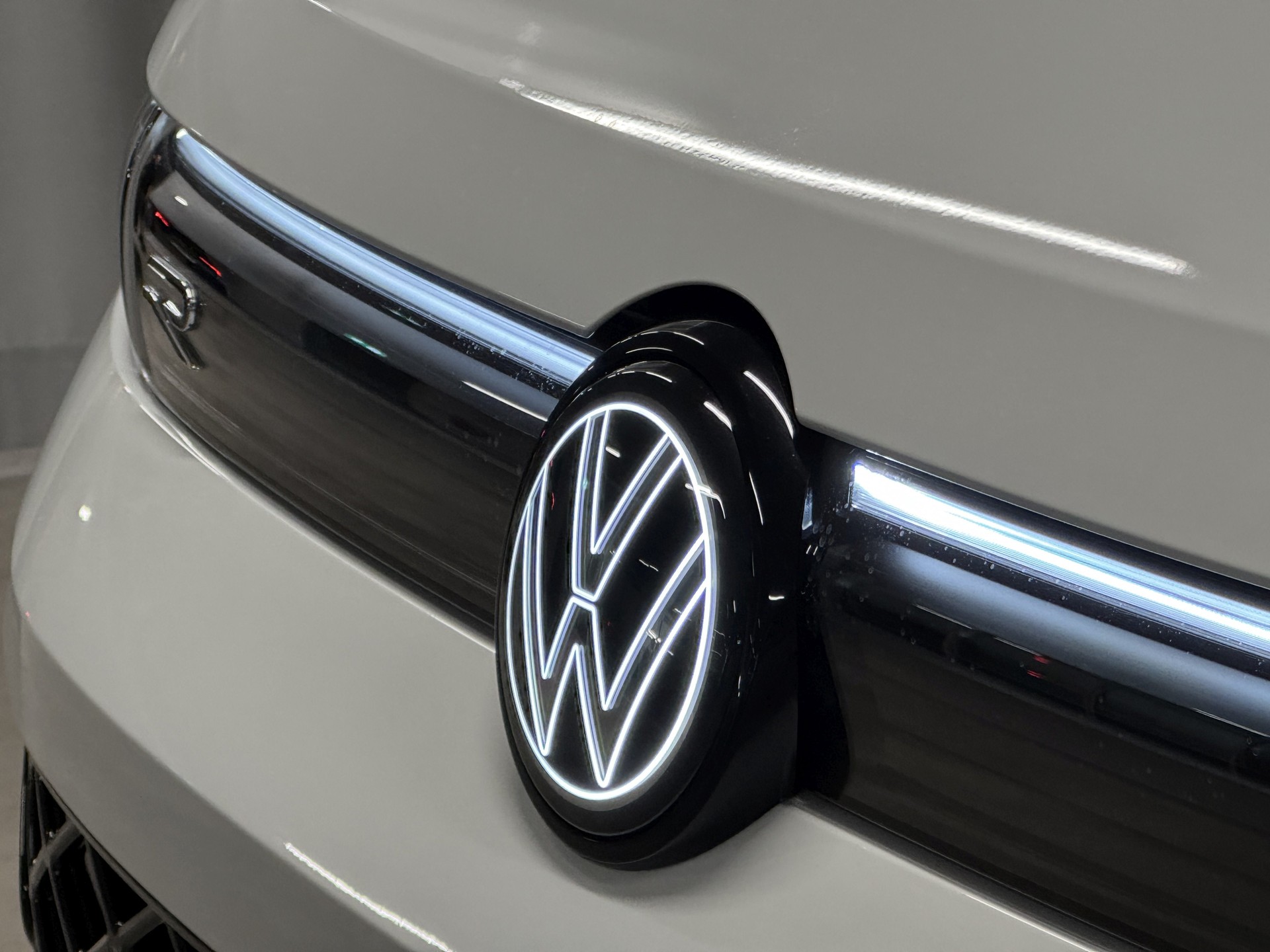 VW Tiguan 2.0 TSI DSG R-Line Plus 4Motion-image-6