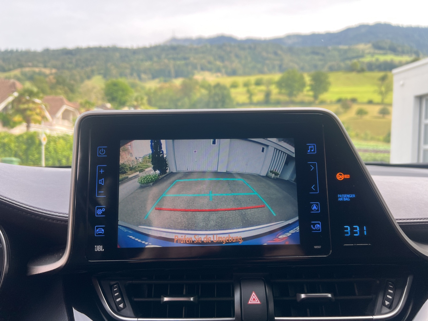 TOYOTA C-HR 1.2 T Premium 4x4-image-13