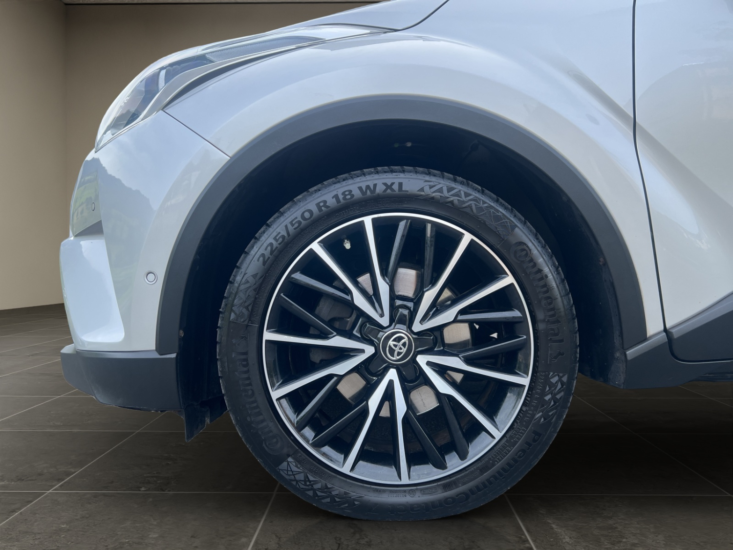 TOYOTA C-HR 1.2 T Premium 4x4-image-24