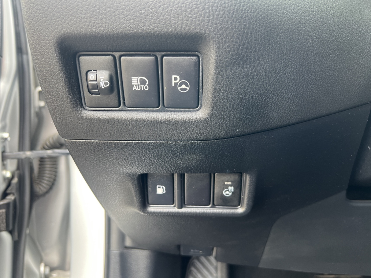 TOYOTA C-HR 1.2 T Premium 4x4-image-15