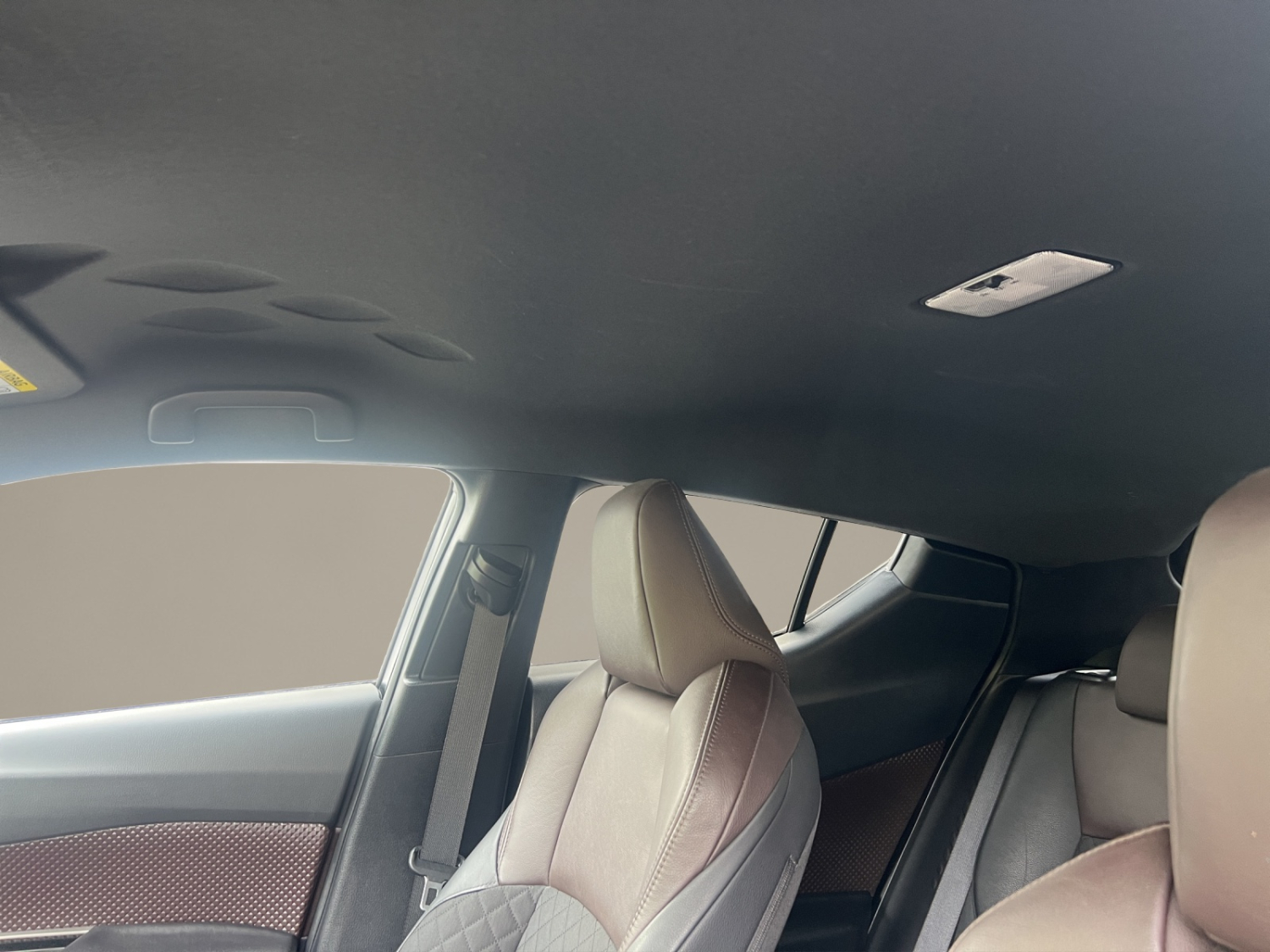 TOYOTA C-HR 1.2 T Premium 4x4-image-18