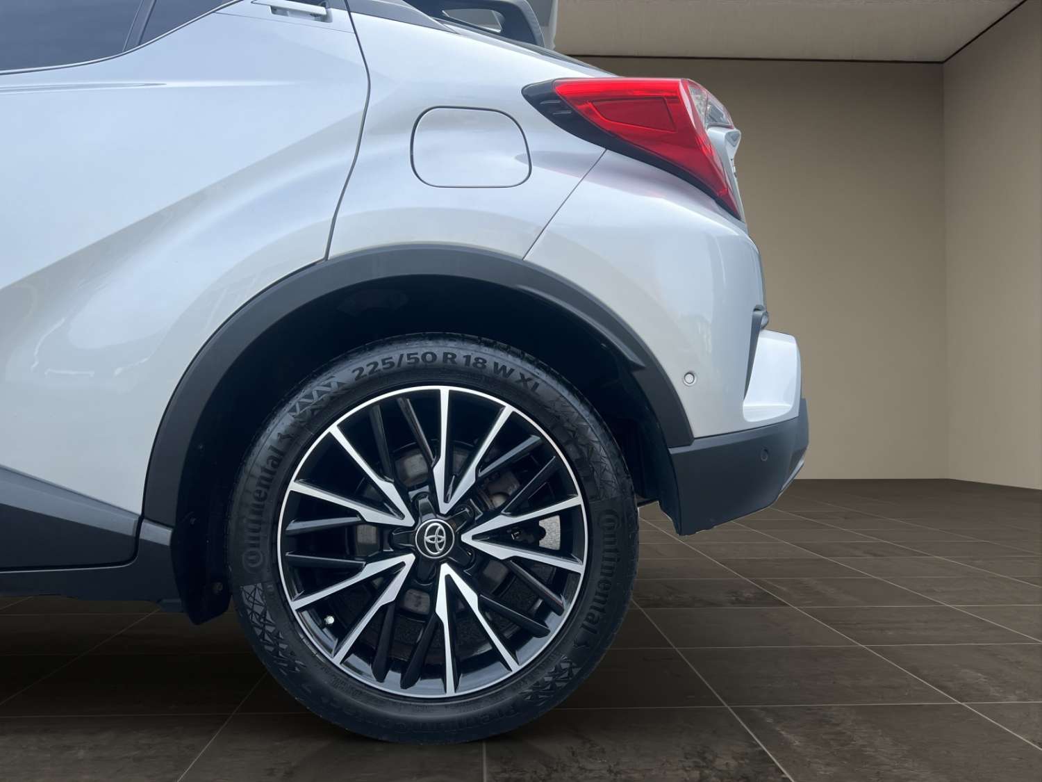 TOYOTA C-HR 1.2 T Premium 4x4-image-25