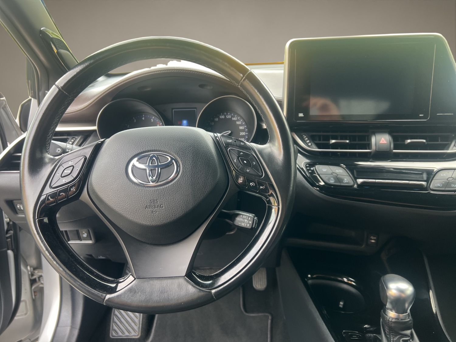 TOYOTA C-HR 1.2 T Premium 4x4-image-8