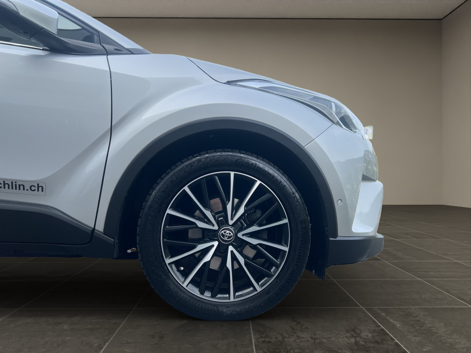 TOYOTA C-HR 1.2 T Premium 4x4-image-23