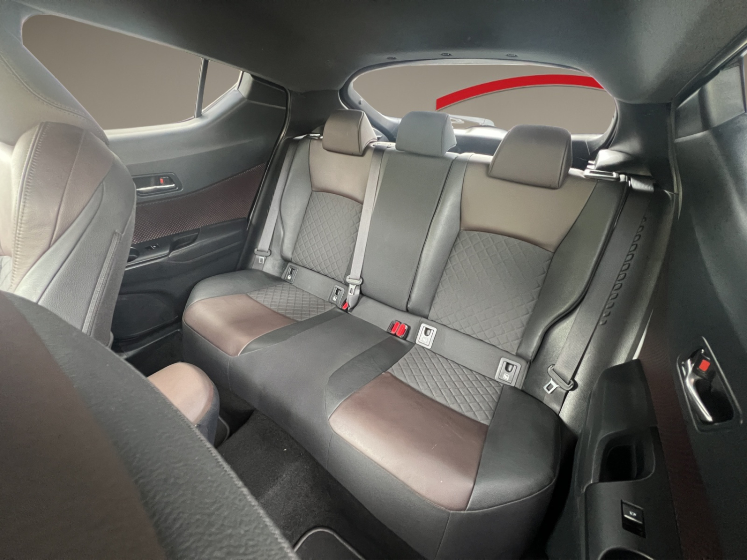 TOYOTA C-HR 1.2 T Premium 4x4-image-20