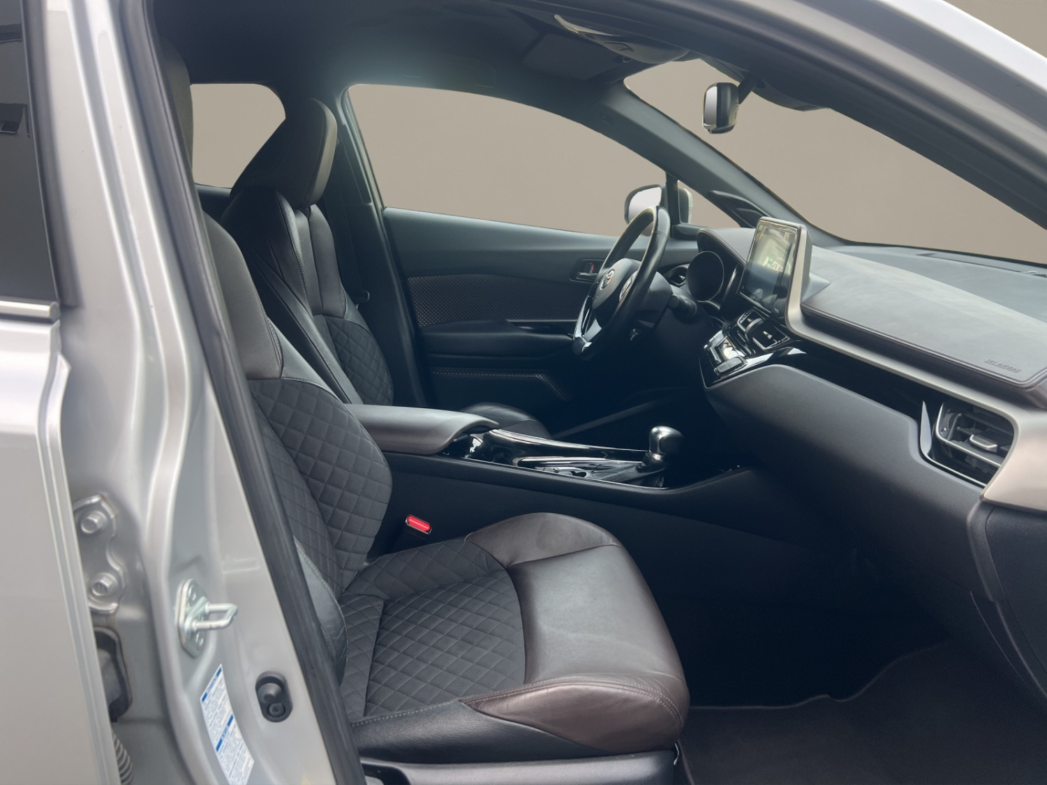 TOYOTA C-HR 1.2 T Premium 4x4-image-9