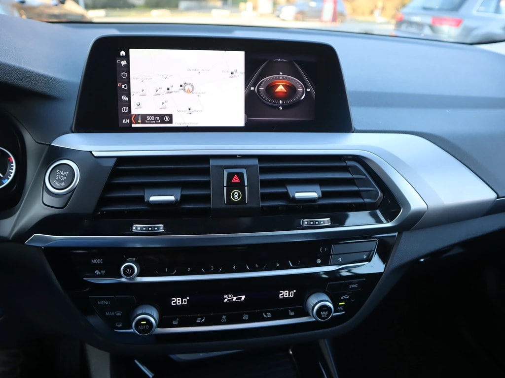 BMW X3 xDrive 48V 20d Steptronic **Teil-Leder ** Gr-Navi ** RF-Kamera 360° ** H-Up Display ** Frisch Ab MFK & Service **-image-7