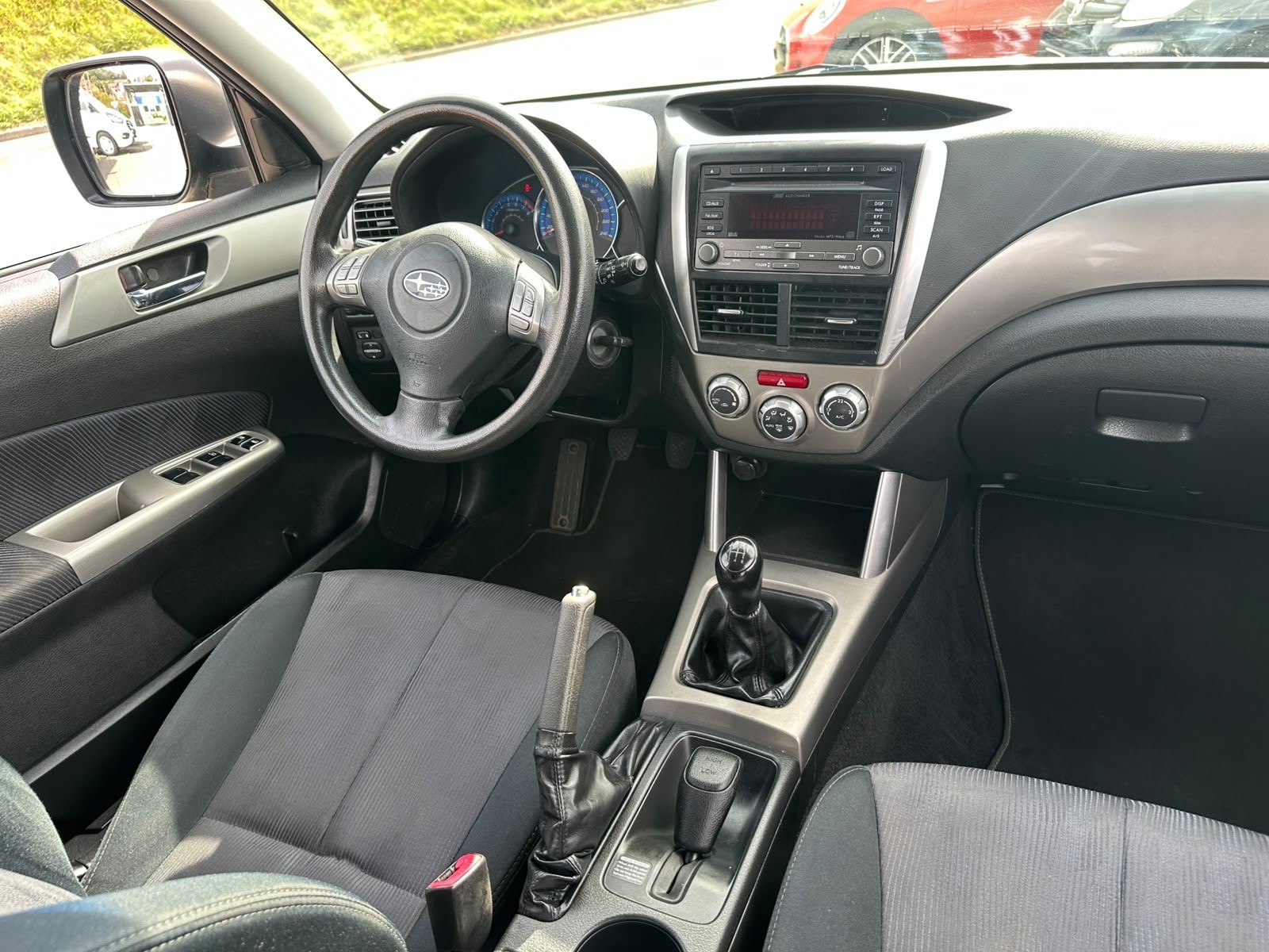 SUBARU Forester 2.0XS Comfort Celebration-image-8