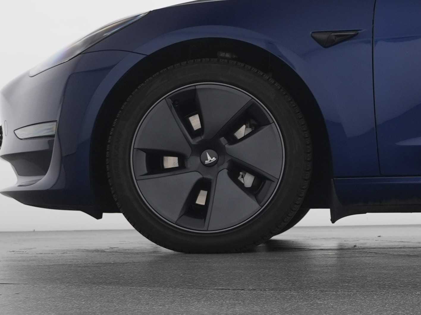 TESLA Model 3 Long Range Dual Motor AWD-image-4