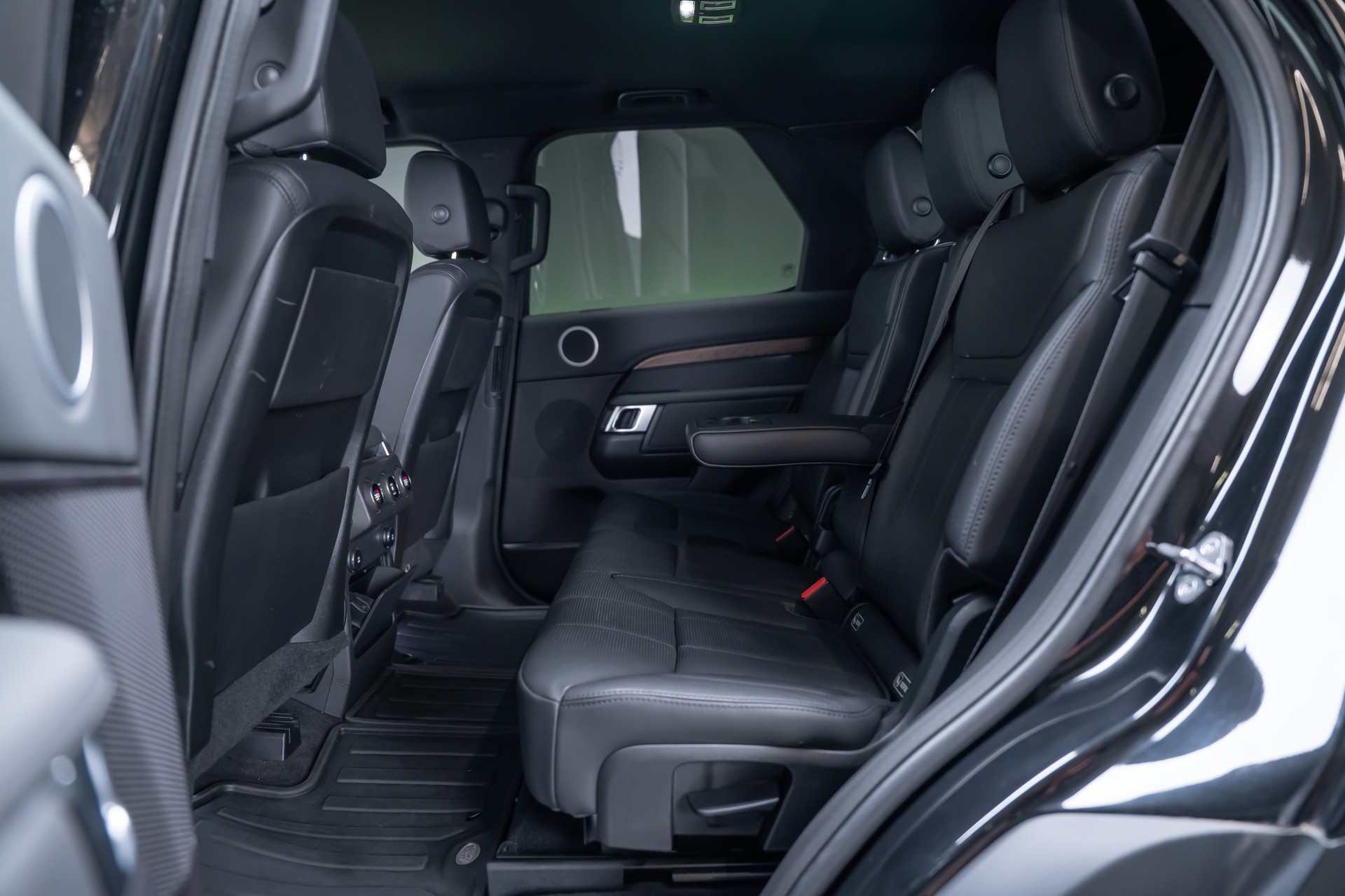 LAND ROVER Discovery 3.0 Si6 HSE / Panorama-Glasdach / Rückfahrkamera / Anhängerkupplung 3.5T-image-15