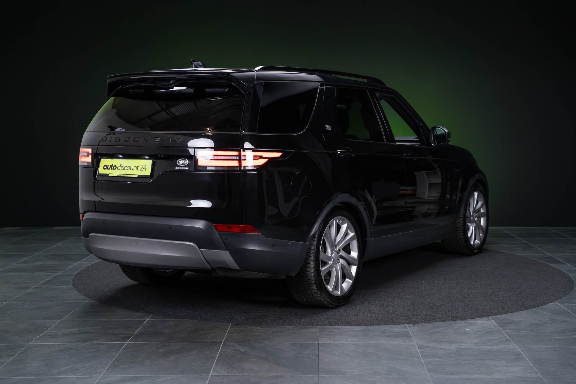 LAND ROVER Discovery 3.0 Si6 HSE / Panorama-Glasdach / Rückfahrkamera / Anhängerkupplung 3.5T-image-4