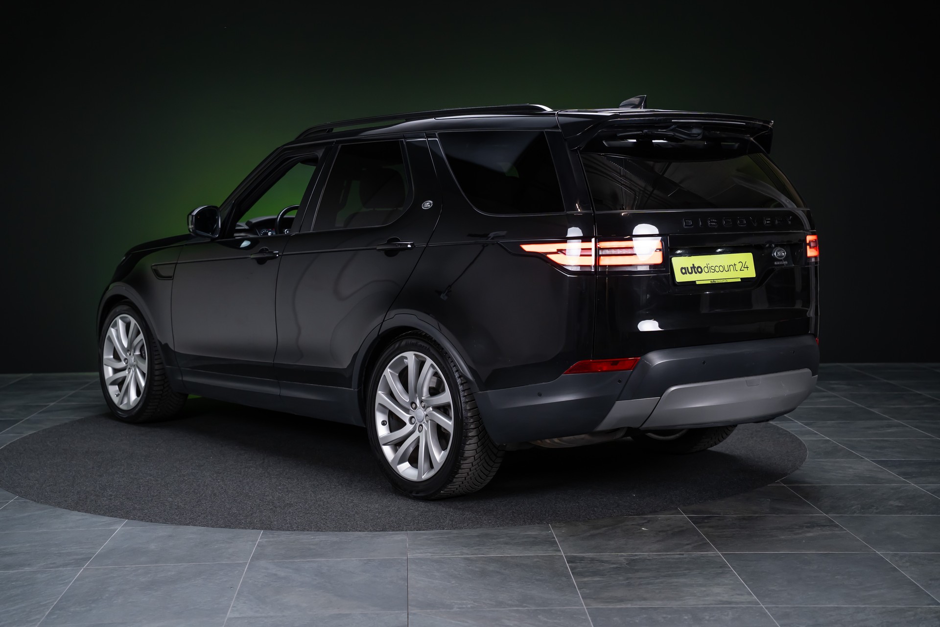 LAND ROVER Discovery 3.0 Si6 HSE / Panorama-Glasdach / Rückfahrkamera / Anhängerkupplung 3.5T-image-7
