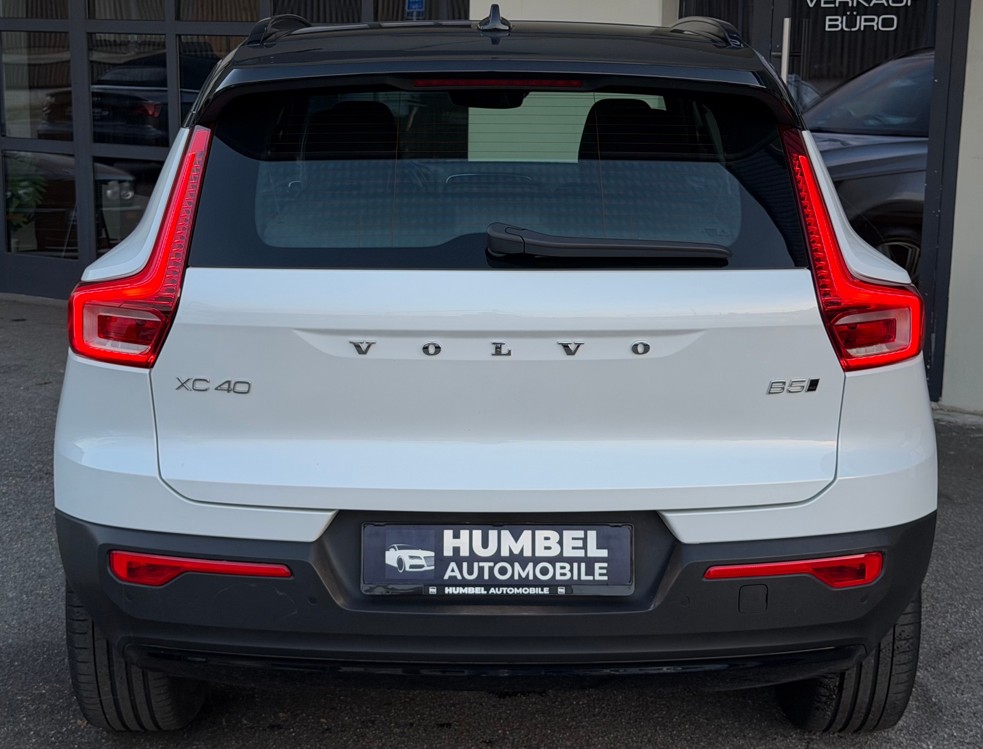 VOLVO XC40 B5 Benzin Mild Hybrid AWD Inscription Geartronic-image-3