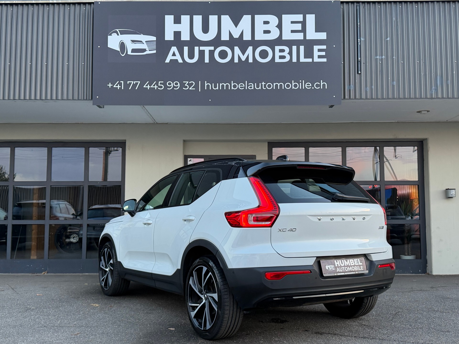 VOLVO XC40 B5 Benzin Mild Hybrid AWD Inscription Geartronic-image-2