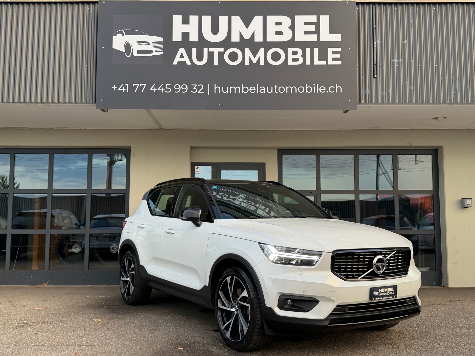 VOLVO XC40 B5 Benzin Mild Hybrid AWD Inscription Geartronic-image-0