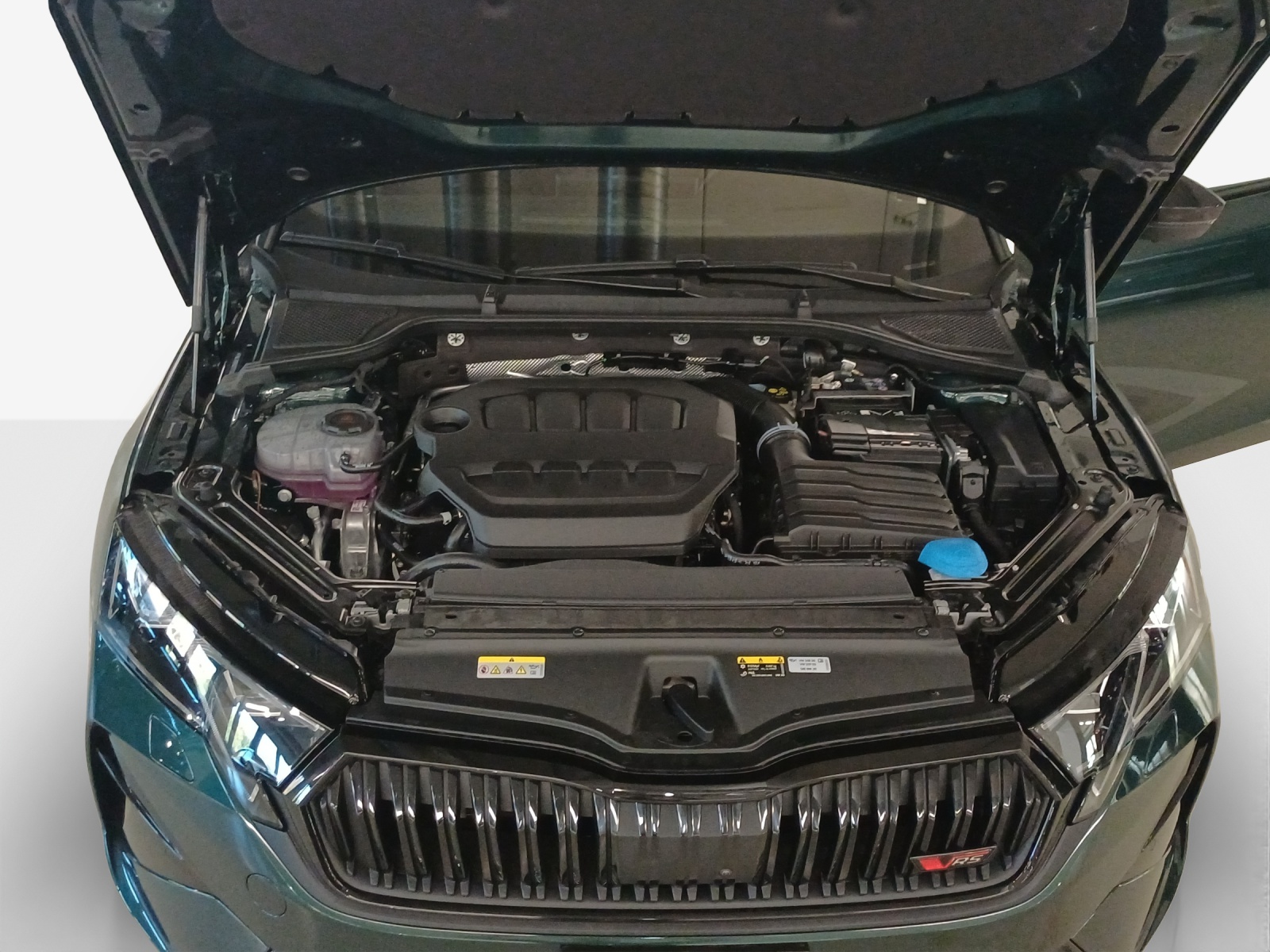 SKODA Octavia Combi 2.0 TSI DSG RS 30 Years Edition-image-15