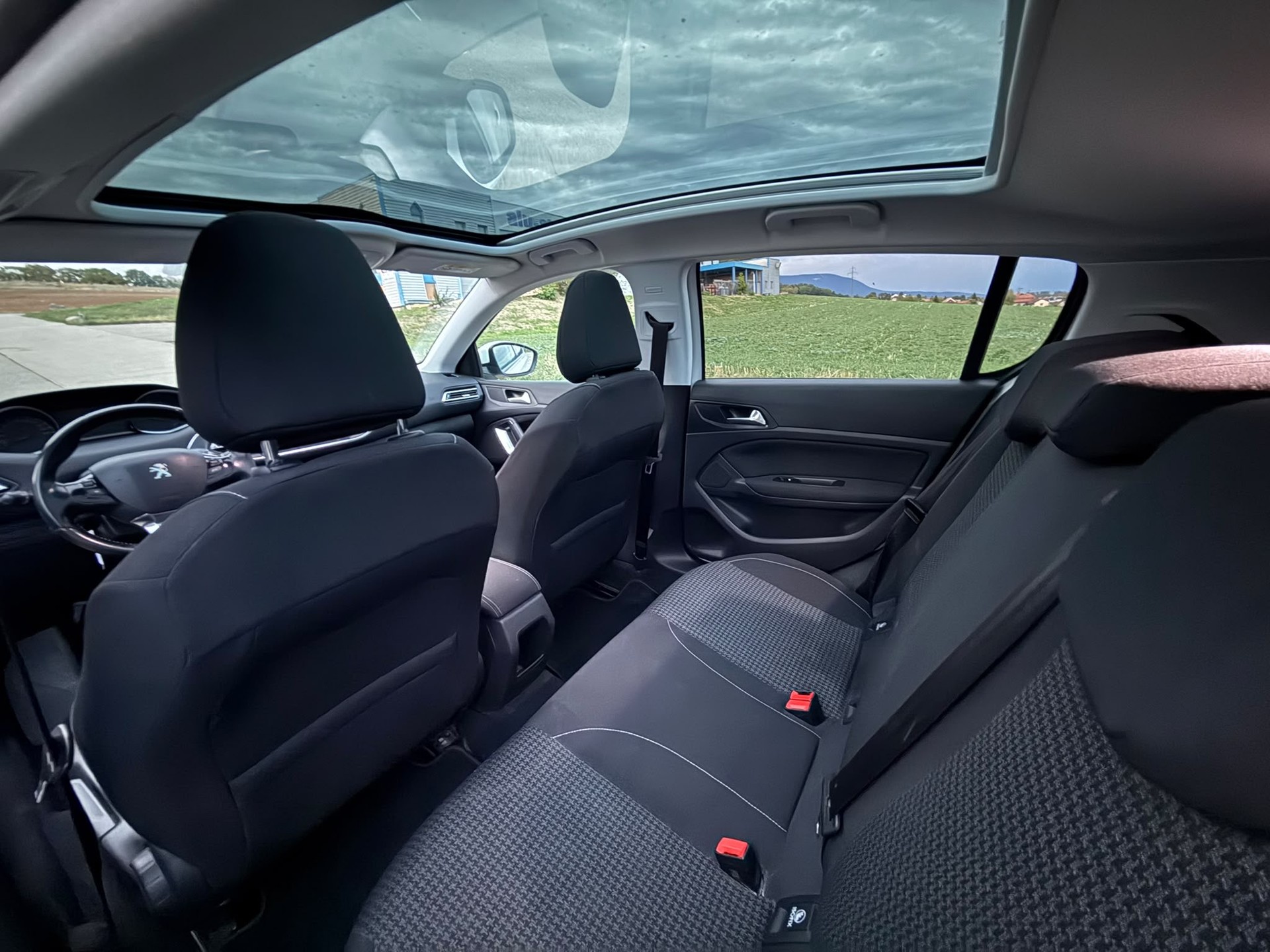 PEUGEOT 308 1.2 THP Allure Automatic-image-11