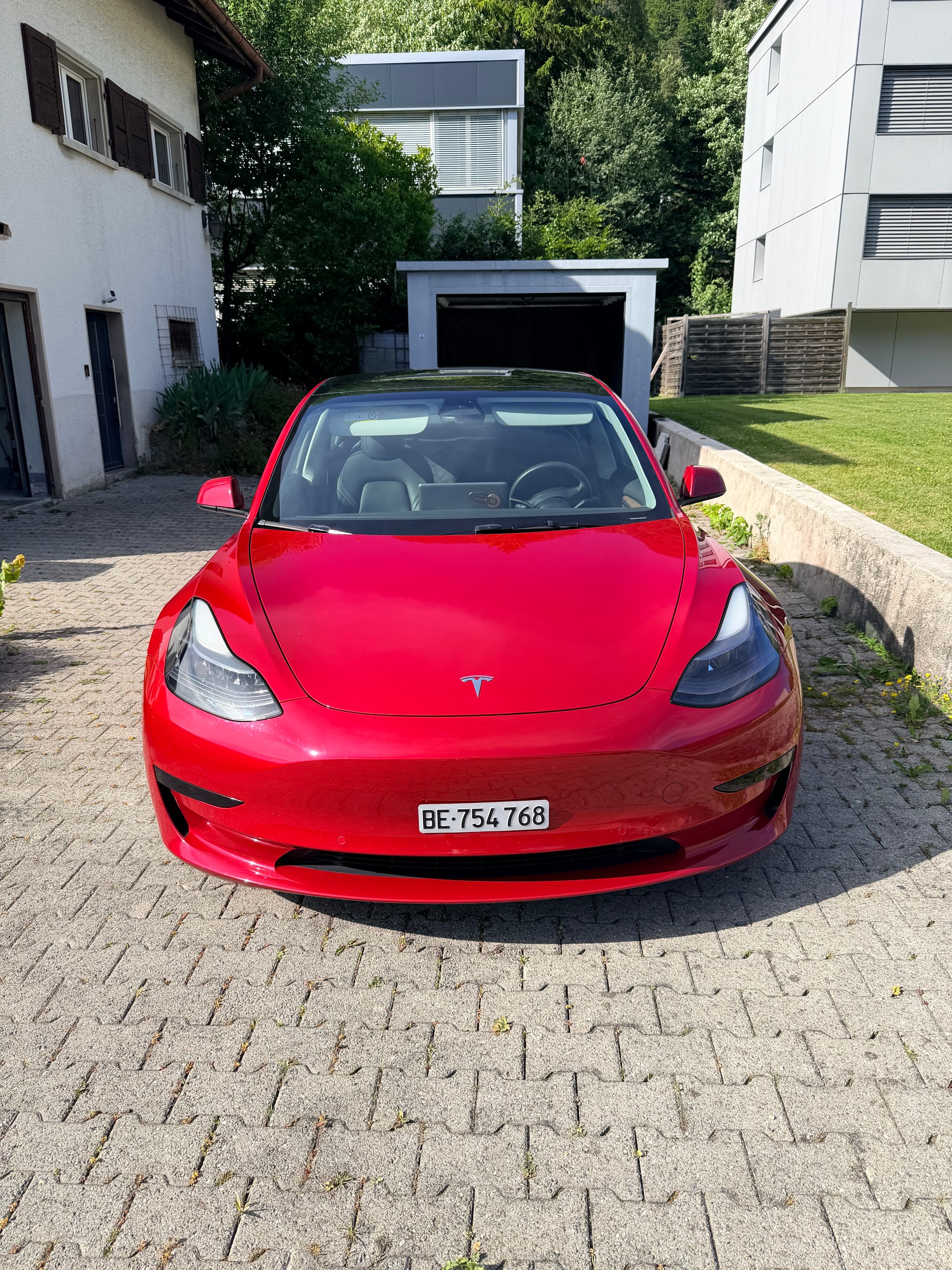TESLA MODEL 3-image-0