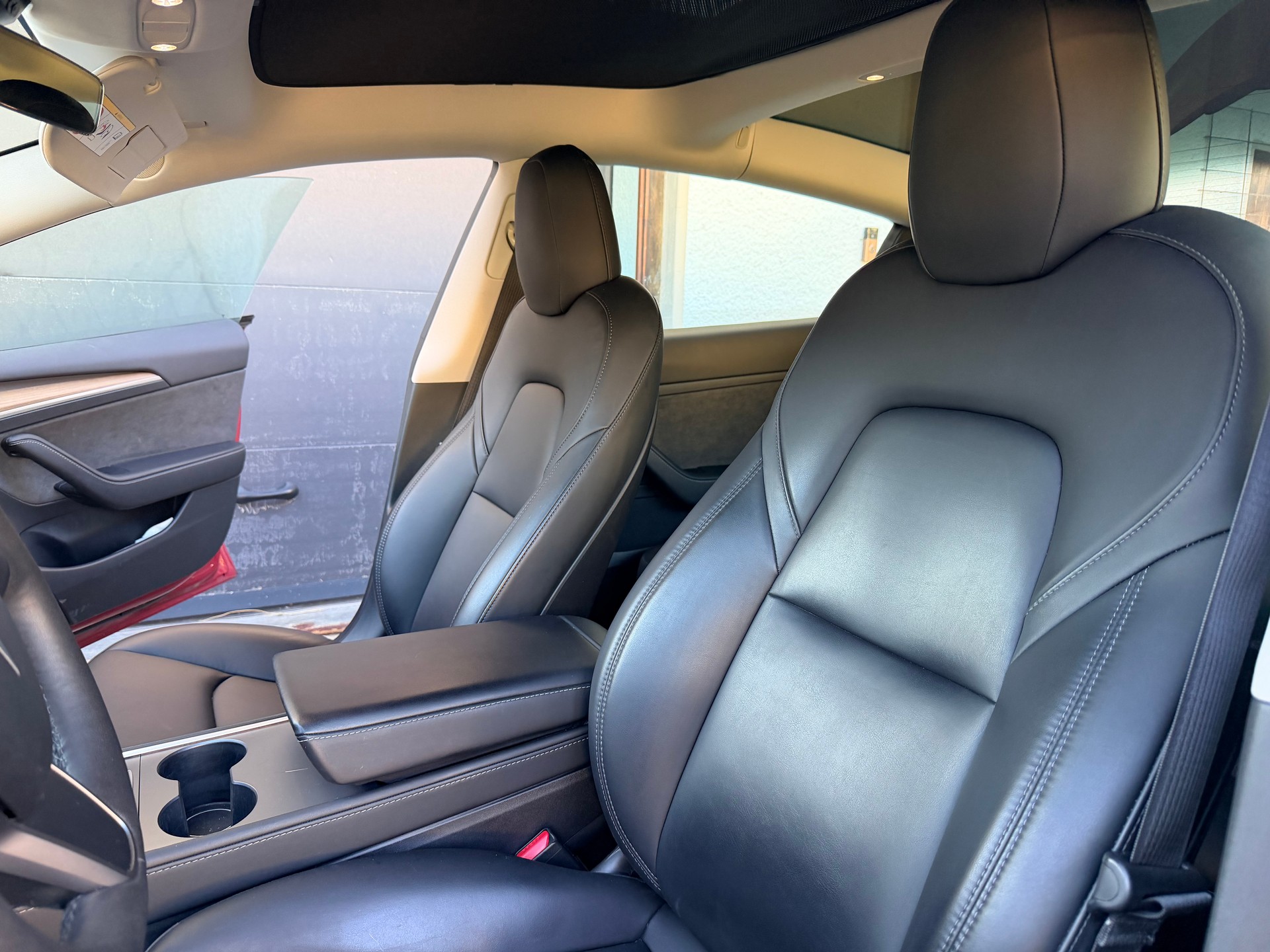 TESLA MODEL 3-image-5
