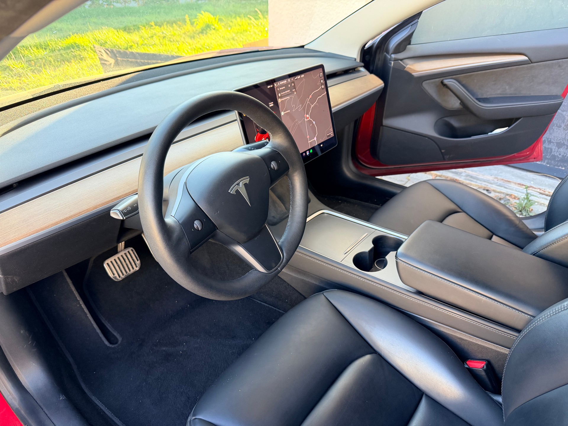 TESLA MODEL 3-image-3